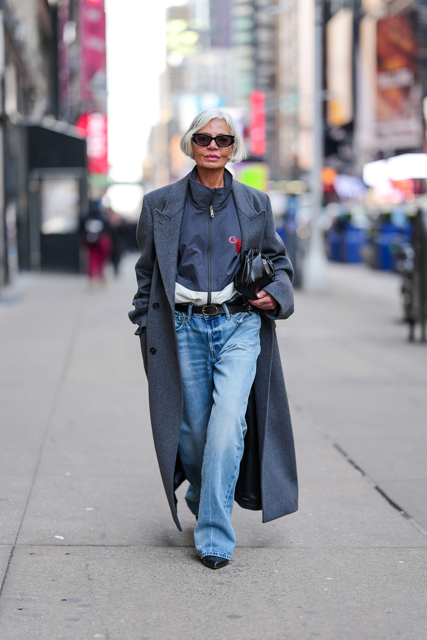 Γκρι παλτό: 5 fashionable ιδέες για να ανανεώσετε το στυλ του-3