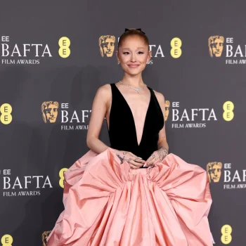 baftas-2025-οι-ωραιότερες-εμφανίσεις-στο-κόκκι-349060