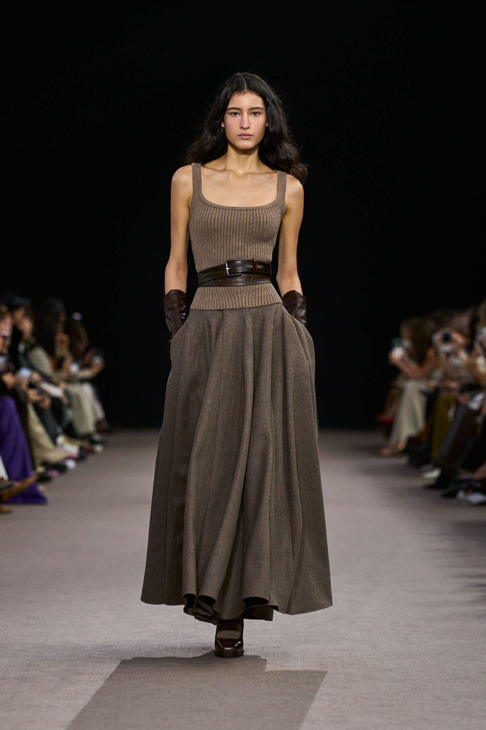 Max Mara FW25-26: Μια ωδή στην εκλεπτυσμένη κομψότητα και τον ρομαντισμό-7