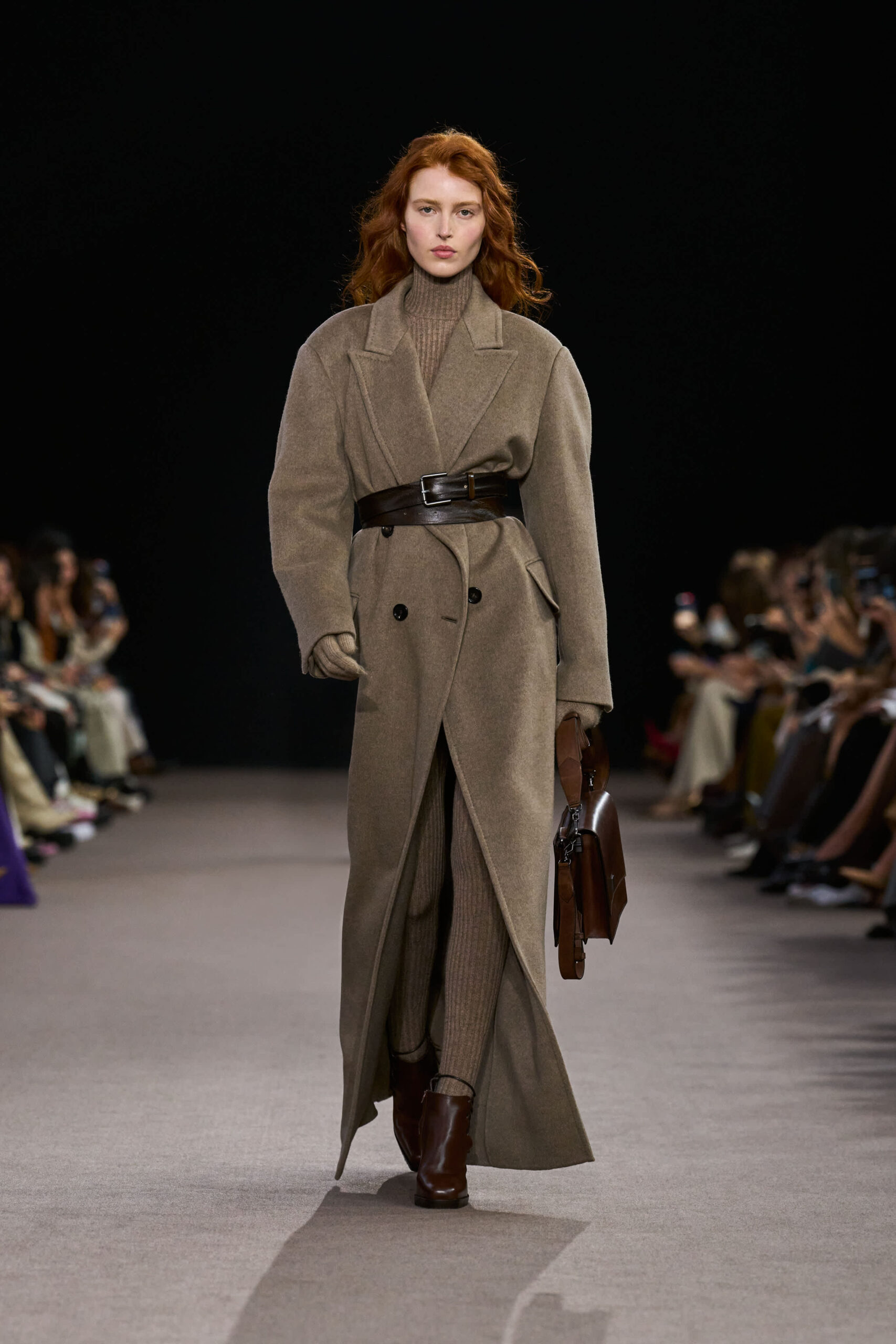 Max Mara FW25-26: Μια ωδή στην εκλεπτυσμένη κομψότητα και τον ρομαντισμό-4