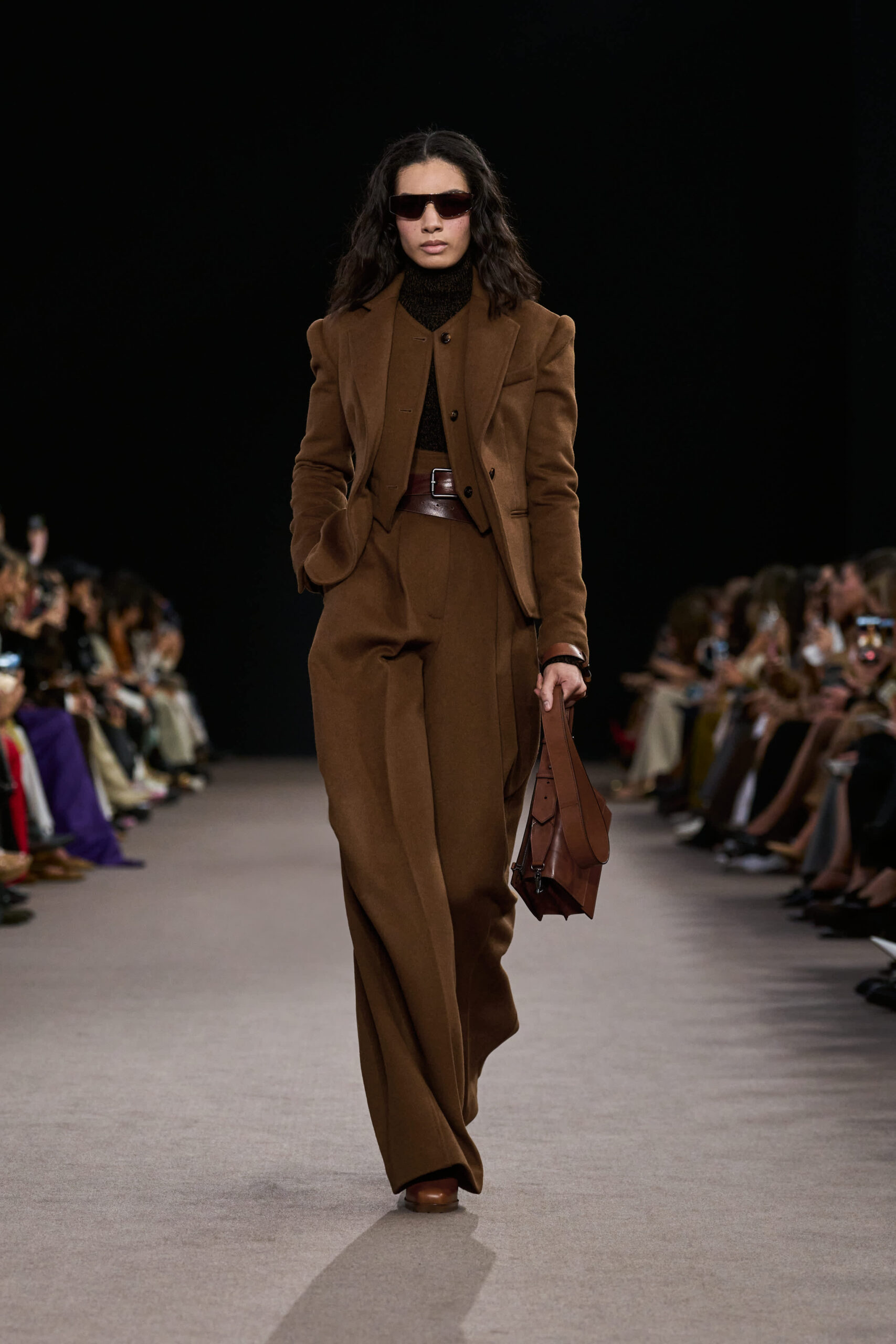 Max Mara FW25-26: Μια ωδή στην εκλεπτυσμένη κομψότητα και τον ρομαντισμό-8