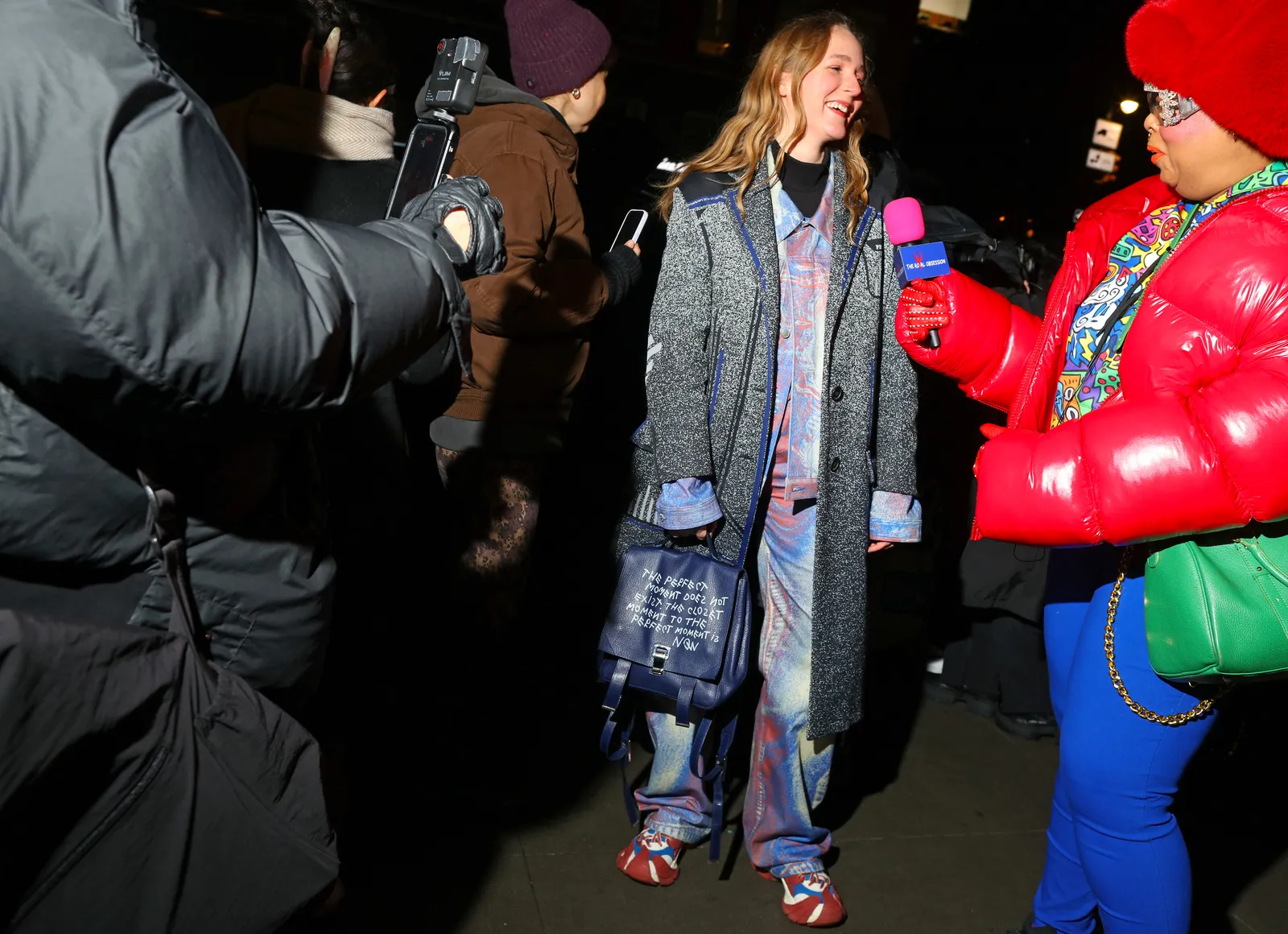 Γκρι παλτό: 5 fashionable ιδέες για να ανανεώσετε το στυλ του-5