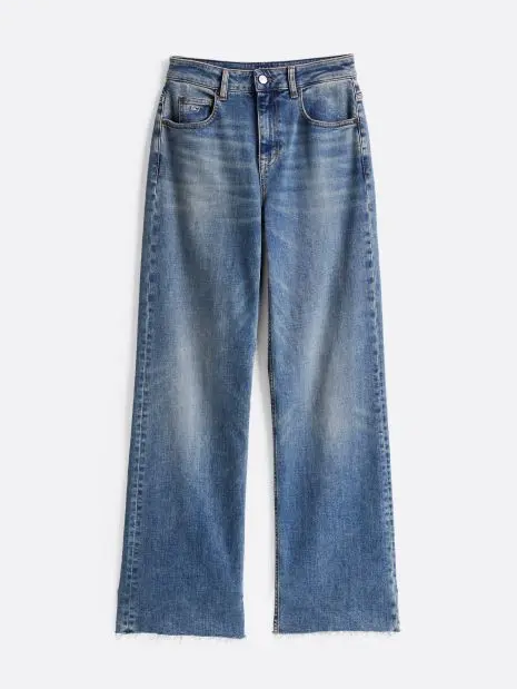 Suede σακάκι και τζιν: Το boho chic look της άνοιξης και οι 5 συνδυασμοί-κλειδιά-4