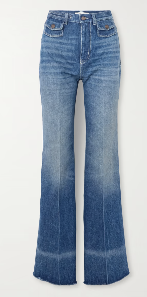 Flared jeans: Οι 4 συνδυασμοί για να φορέσετε το πιο hot ντένιμ της άνοιξης 2025-5
