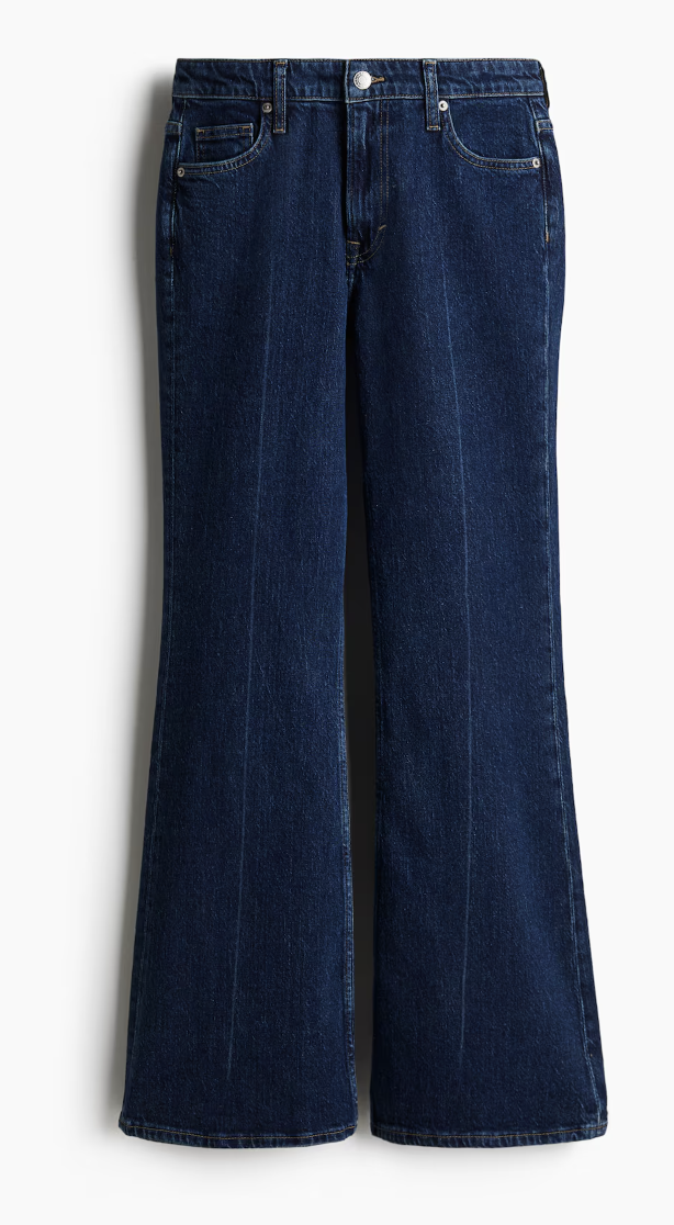 Flared jeans: Οι 4 συνδυασμοί για να φορέσετε το πιο hot ντένιμ της άνοιξης 2025-14