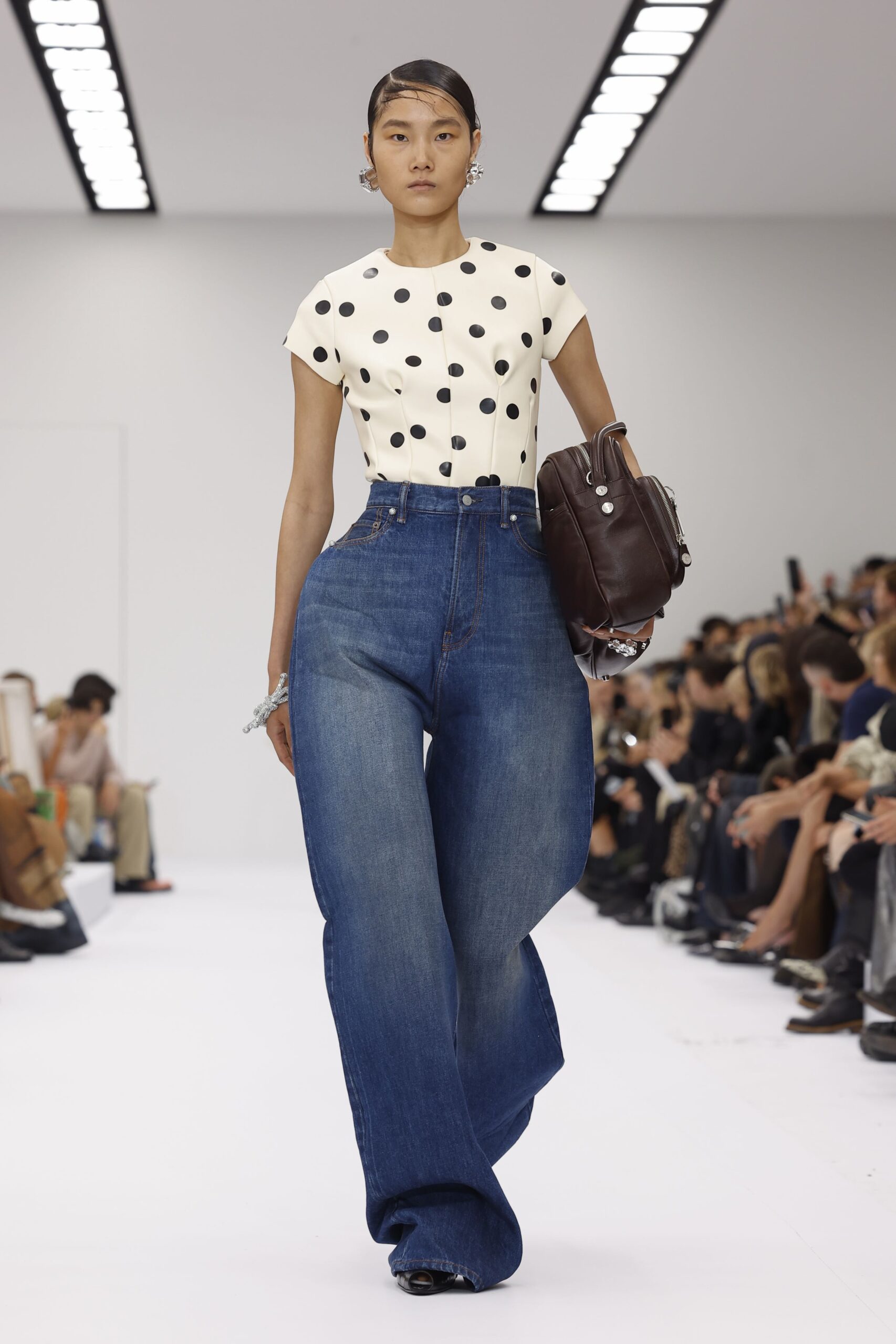 Denim: Όλες οι τάσεις για την άνοιξη 2025-2