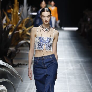 denim-όλες-οι-τάσεις-για-την-άνοιξη-2025-348316