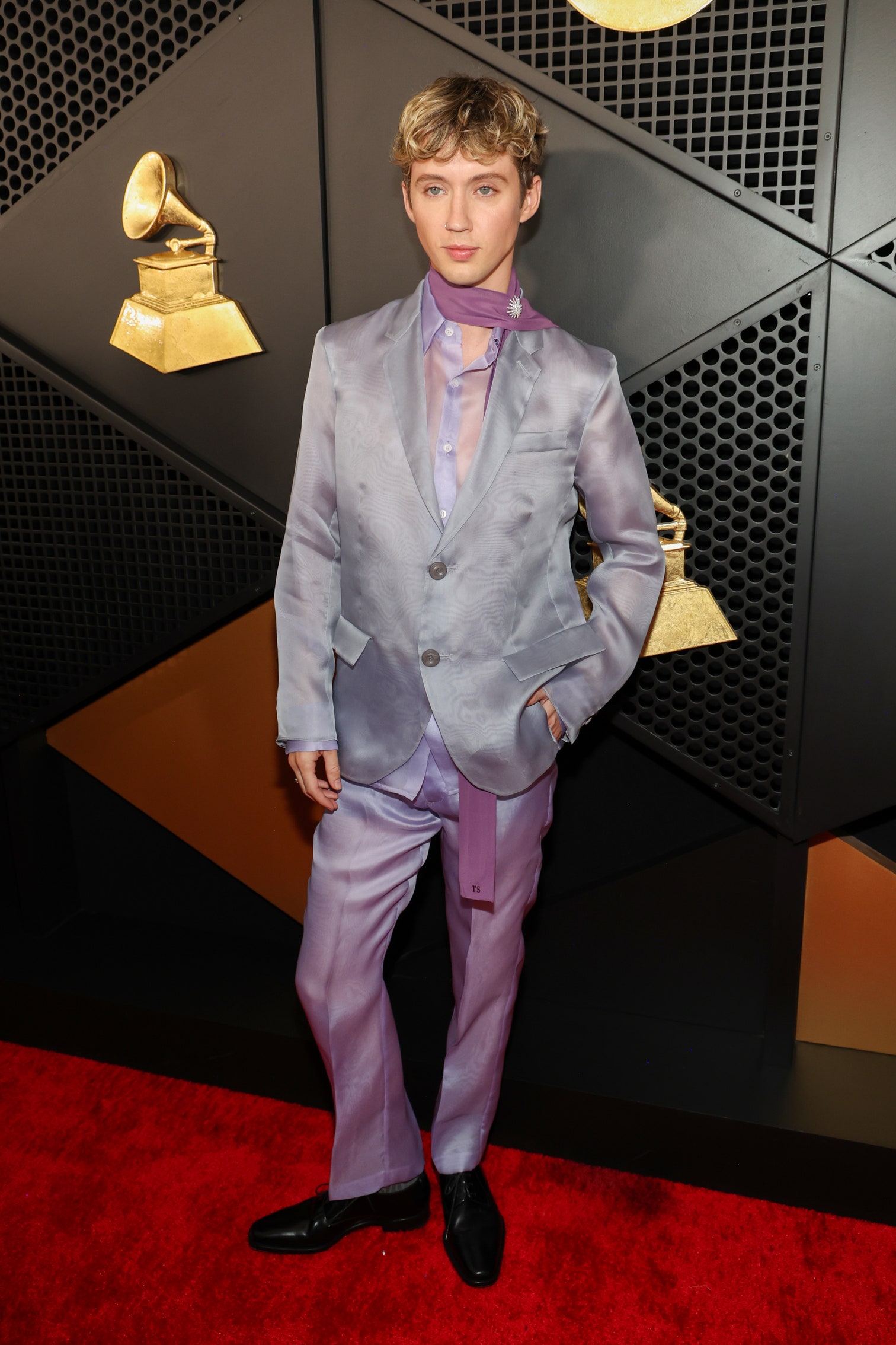 Grammys 2025: Οι best dressed σταρ στο κόκκινο χαλί-10