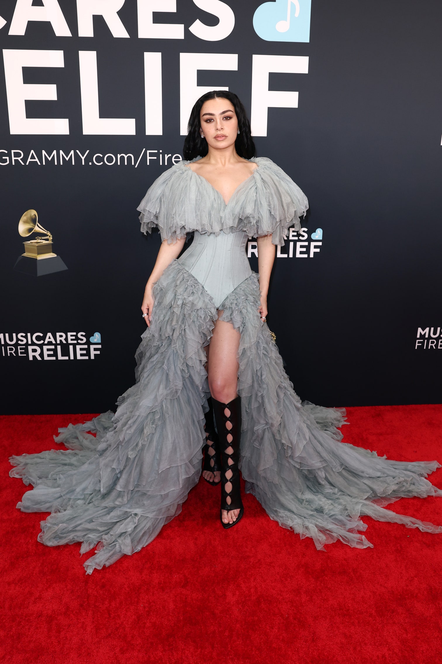Grammys 2025: Οι best dressed σταρ στο κόκκινο χαλί-8