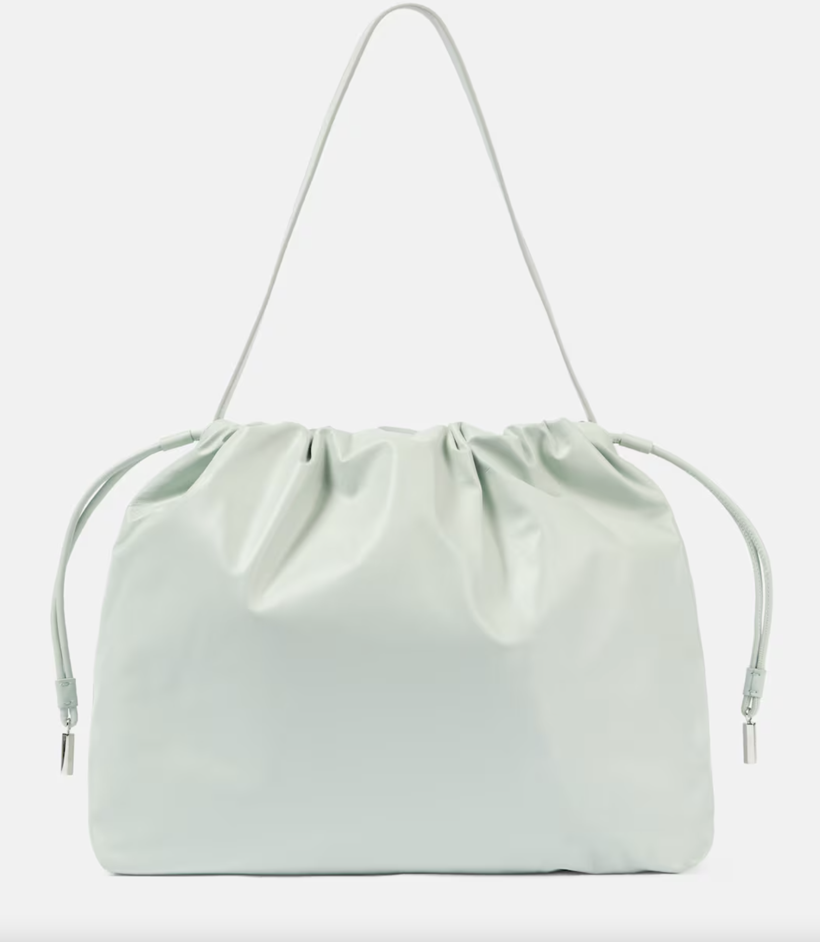 Drawstring bag: Οι fashion insiders τώρα κρατούν αυτή την τσάντα-3