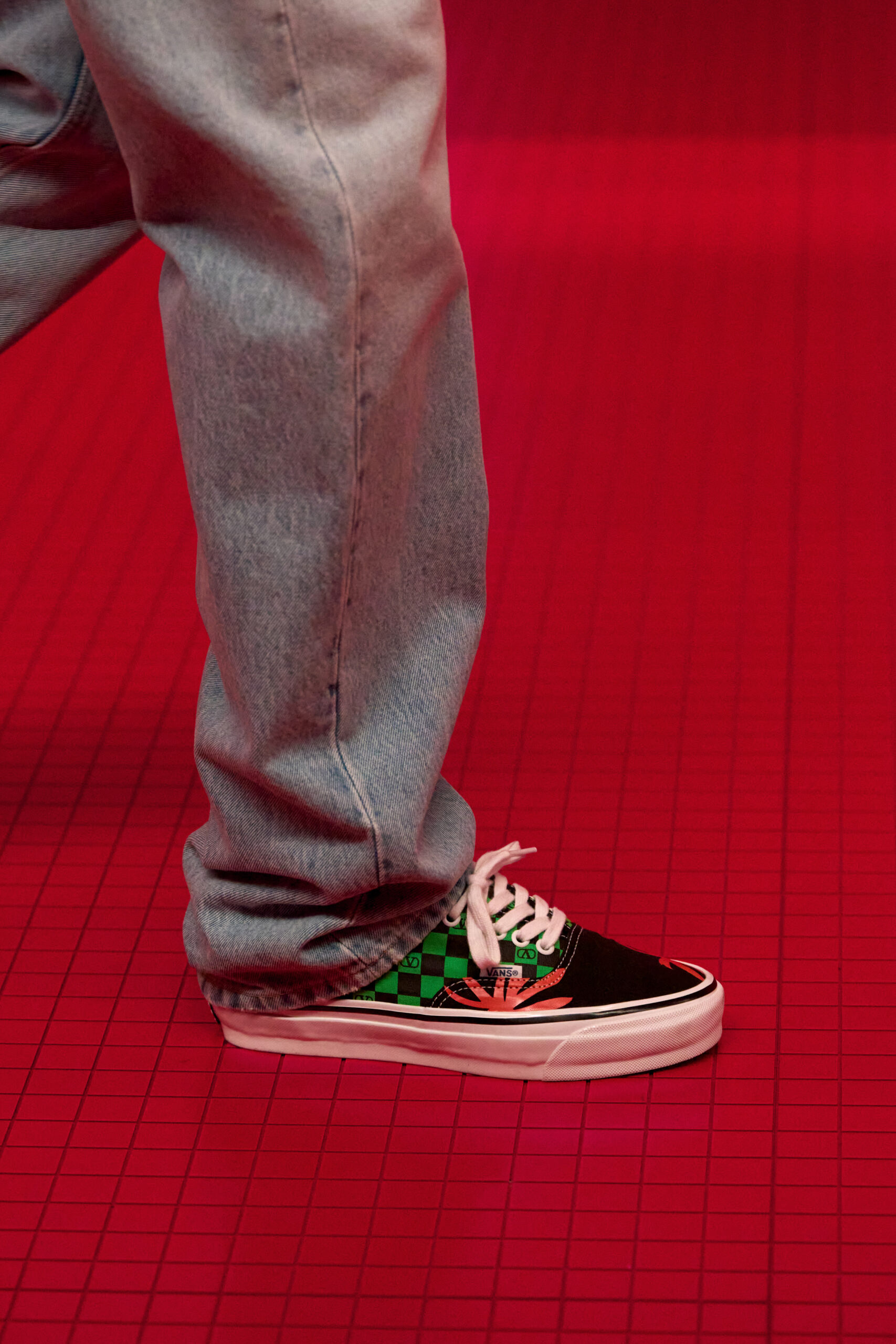 Vans x Valentino: Τα sneakers που θα γίνουν η νέα fashion εμμονή-1