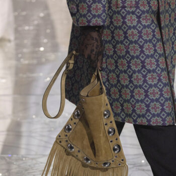 η-τσάντα-nellcote-του-οίκου-valentino-είναι-η-boho-chic-bag-του-2025-354505