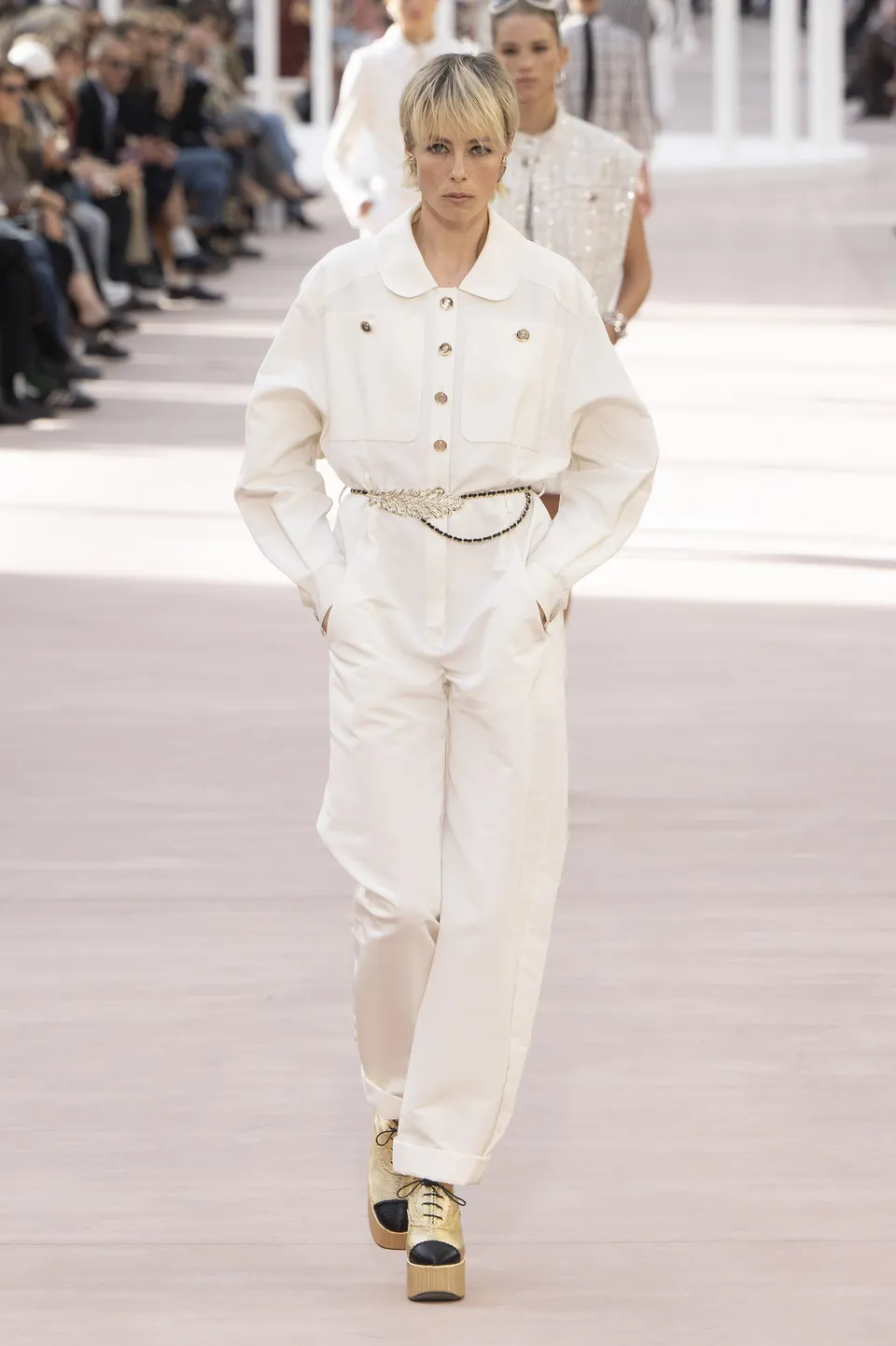 Ζώνες: 3 style hacks από τα catwalks που θα αναδείξουν την σιλουέτα σας-1