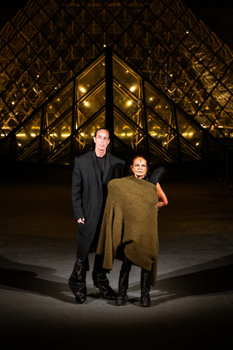 Οι πιο λαμπερές εμφανίσεις στο Grand dîner du Louvre-25