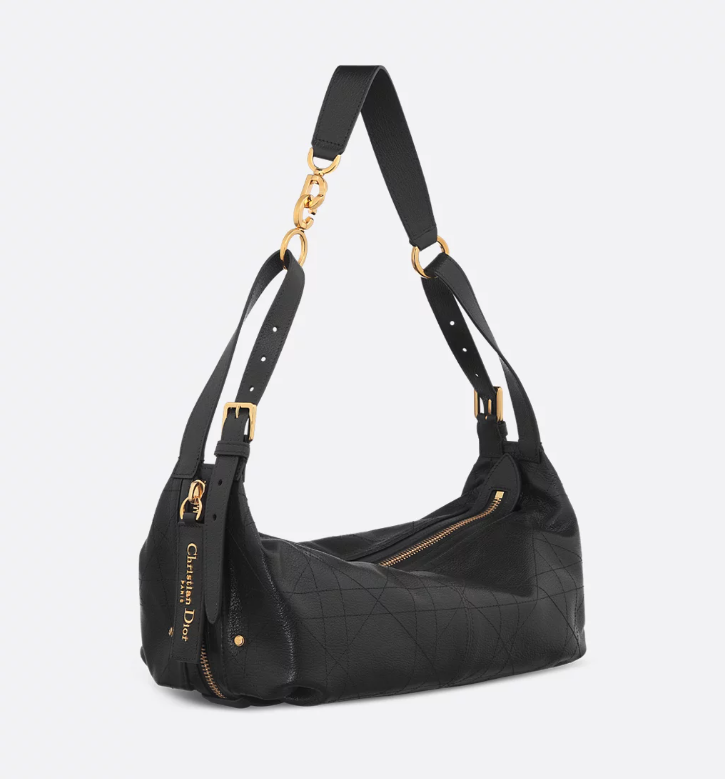 Η crossbody bag επιστρέφει και είναι η πιο πρακτική τσάντα της σεζόν-2