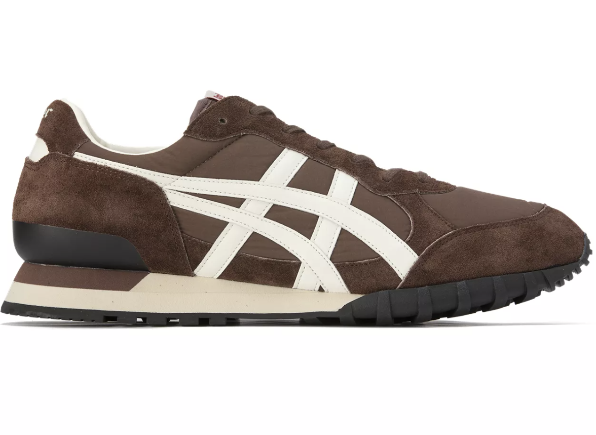 Τα sneakers που δεν είναι πια τάση και αυτά που θα φορέσουμε το 2025-6