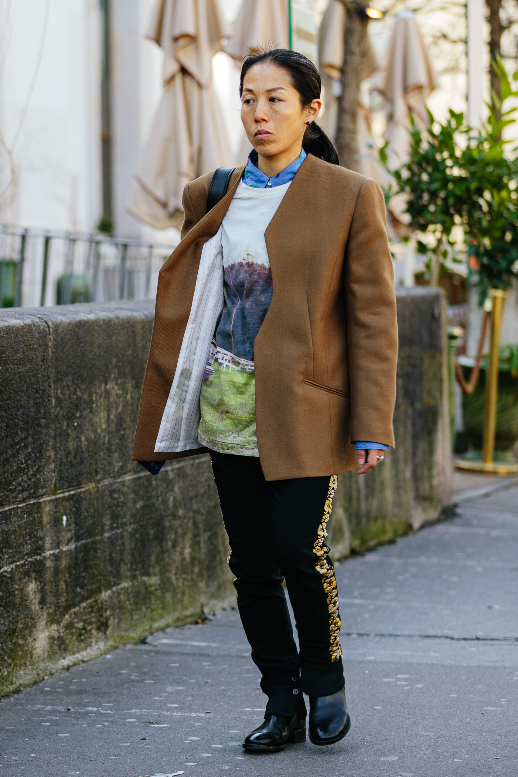 Εβδομάδα Μόδας Παρισιού: Τα πιο εντυπωσιακά street style moments όπως τα κατέγραψε η Vogue Greece-113