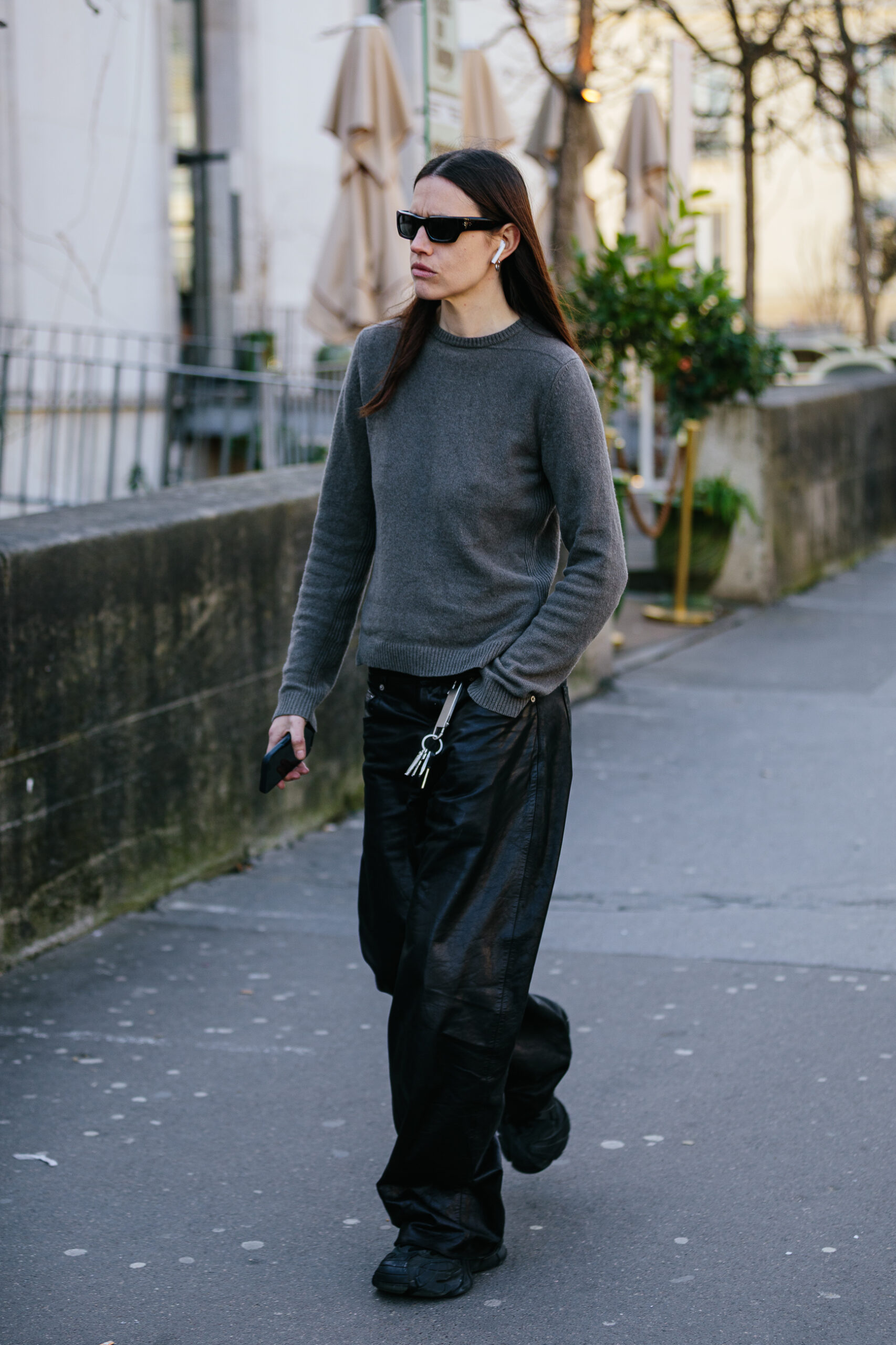 Εβδομάδα Μόδας Παρισιού: Τα πιο εντυπωσιακά street style moments όπως τα κατέγραψε η Vogue Greece-126