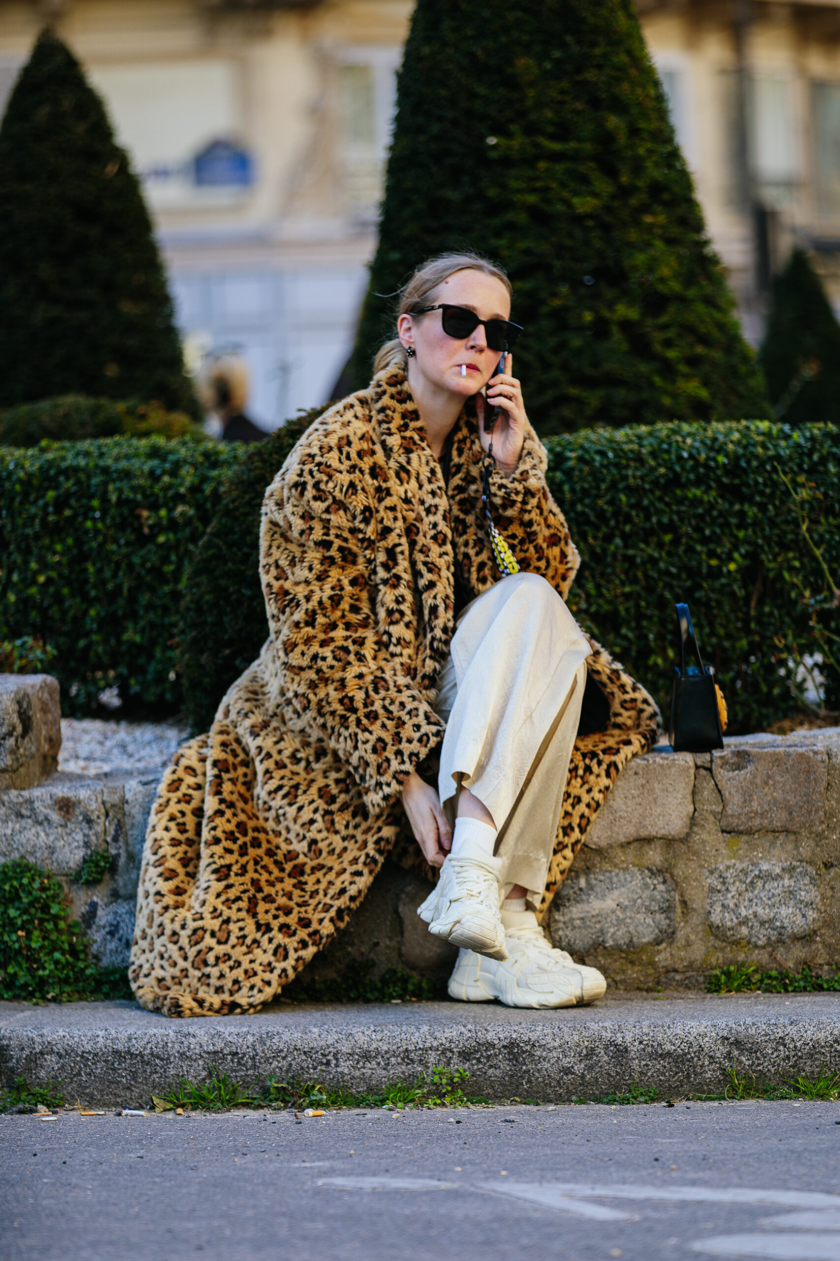 Εβδομάδα Μόδας Παρισιού: Τα πιο εντυπωσιακά street style moments όπως τα κατέγραψε η Vogue Greece-124