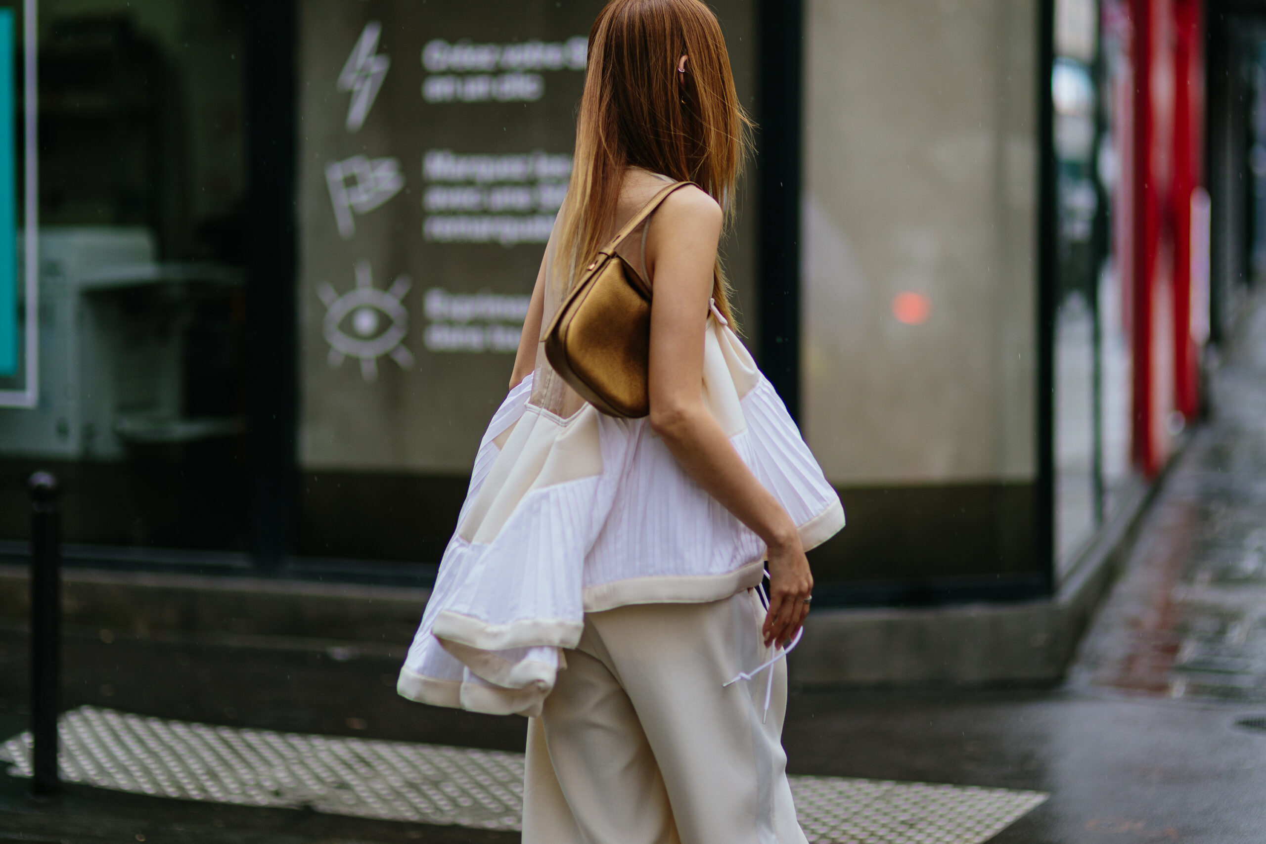 Εβδομάδα Μόδας Παρισιού: Τα πιο εντυπωσιακά street style moments όπως τα κατέγραψε η Vogue Greece-7