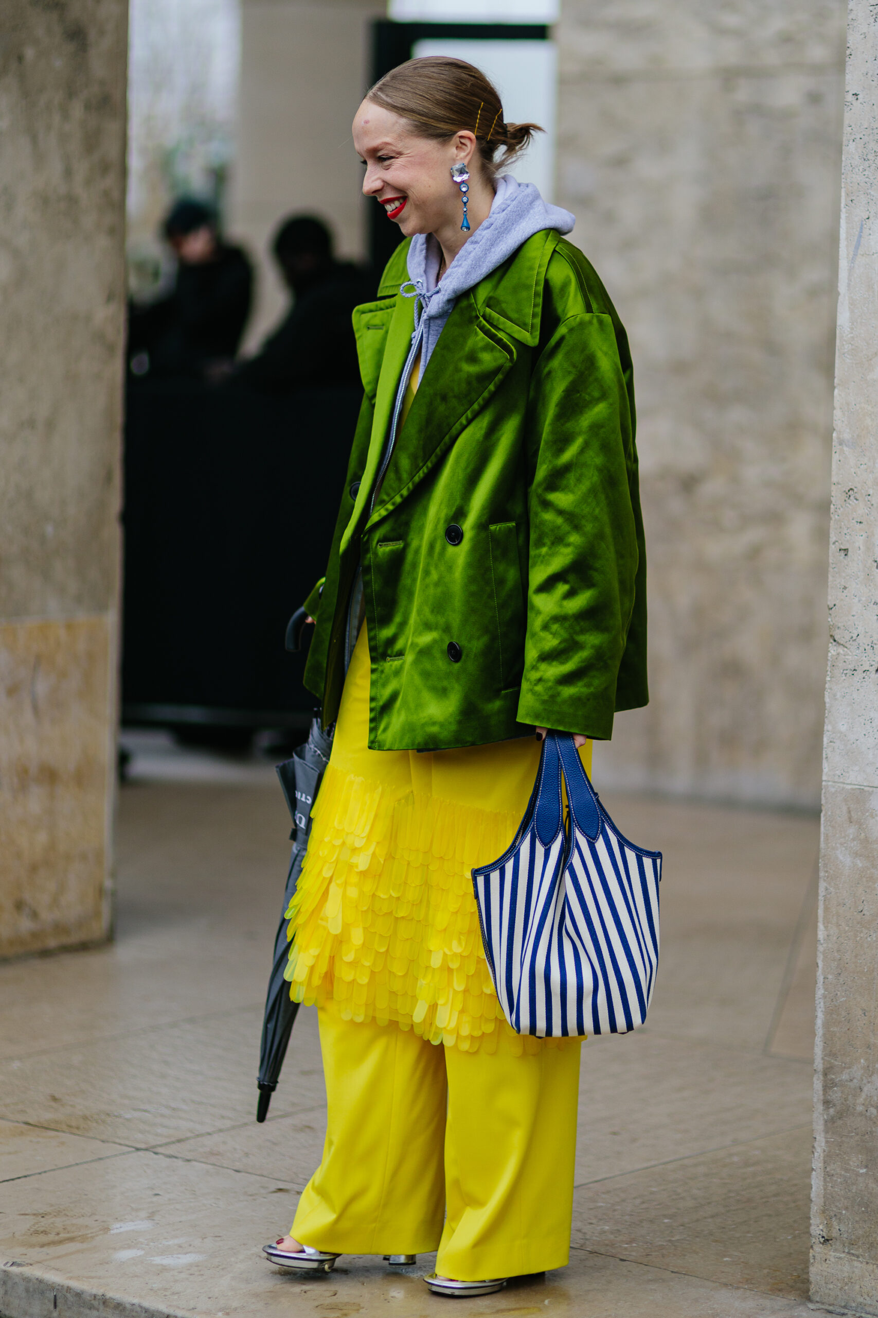 Εβδομάδα Μόδας Παρισιού: Τα πιο εντυπωσιακά street style moments όπως τα κατέγραψε η Vogue Greece-36