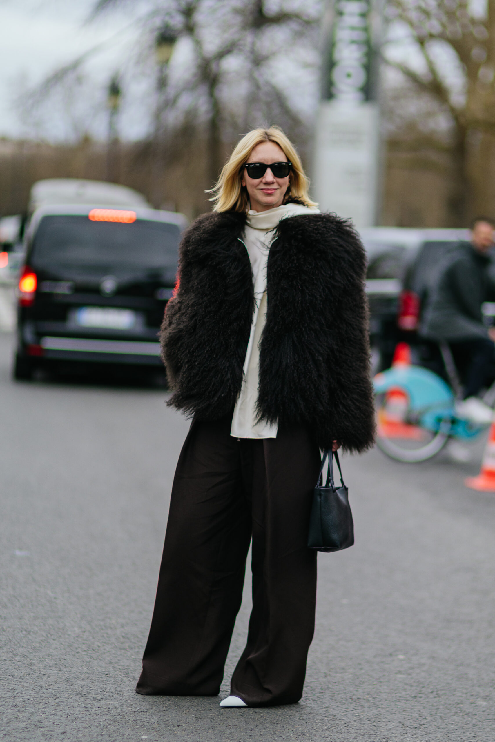 Εβδομάδα Μόδας Παρισιού: Τα πιο εντυπωσιακά street style moments όπως τα κατέγραψε η Vogue Greece-38