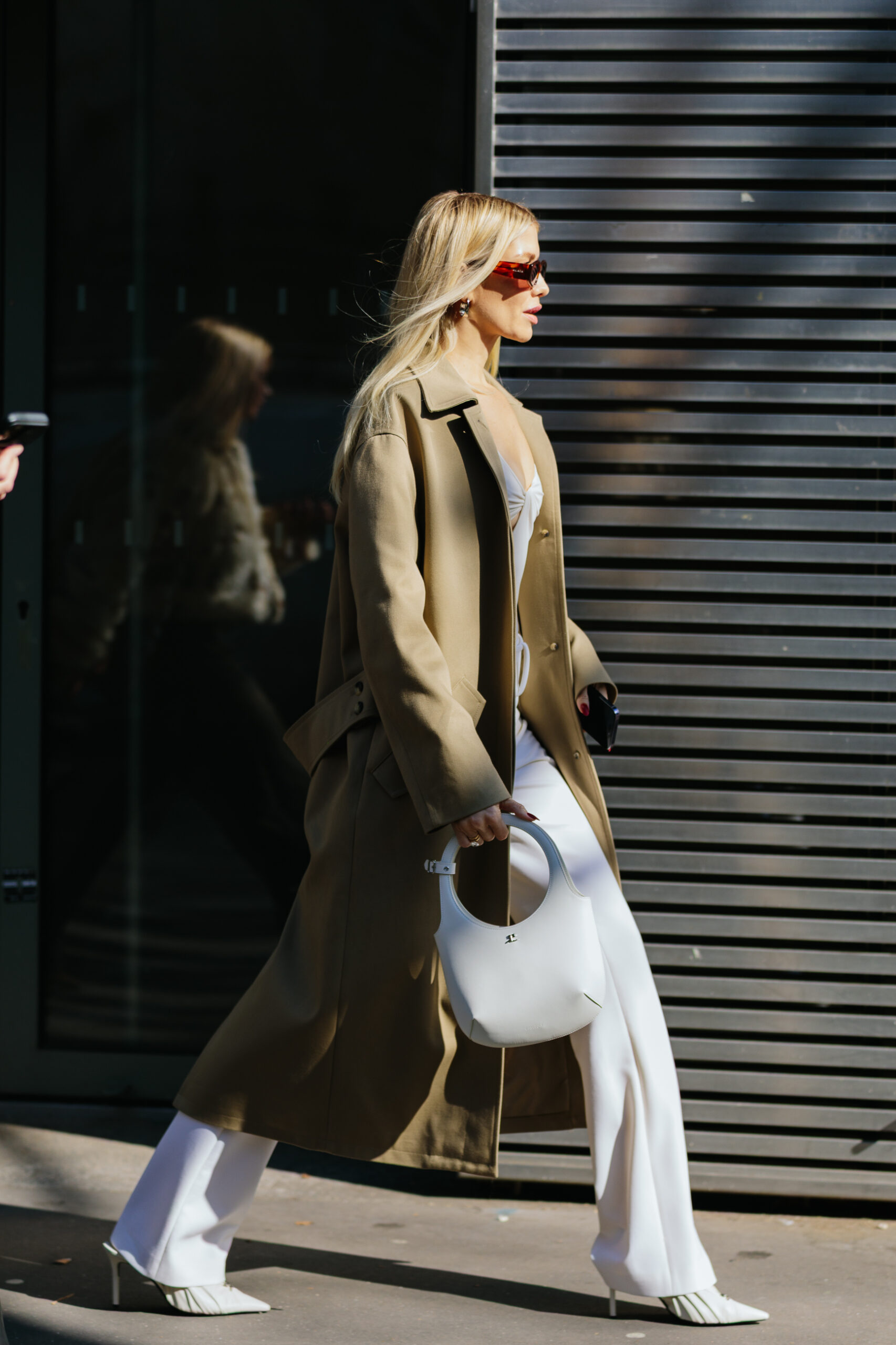 Εβδομάδα Μόδας Παρισιού: Τα πιο εντυπωσιακά street style moments όπως τα κατέγραψε η Vogue Greece-130