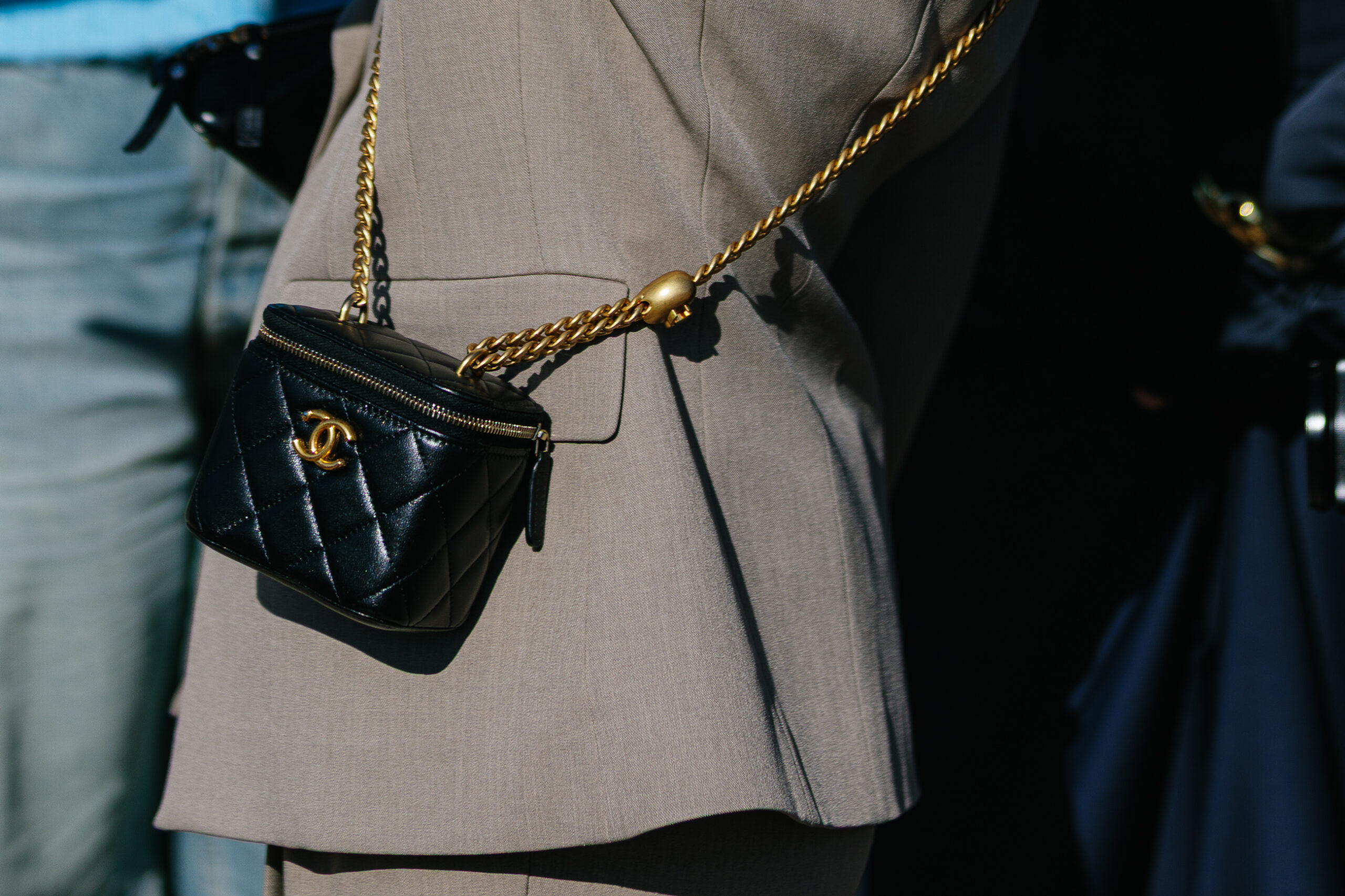 Εβδομάδα Μόδας Παρισιού: Τα πιο εντυπωσιακά street style moments όπως τα κατέγραψε η Vogue Greece-131