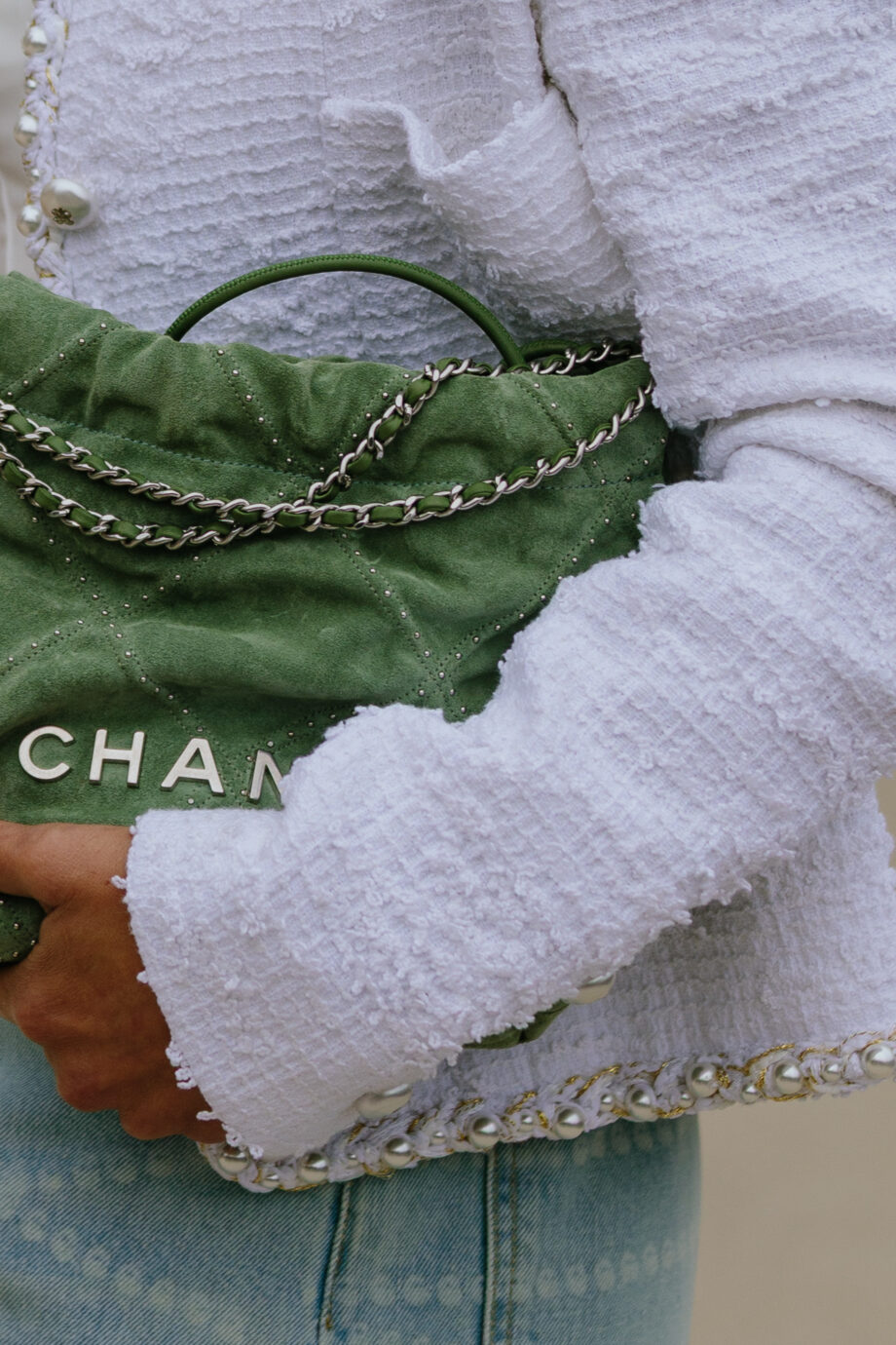 drawstring-bag-οι-fashion-insiders-τώρα-κρατούν-αυτή-την-τσάντα-353119
