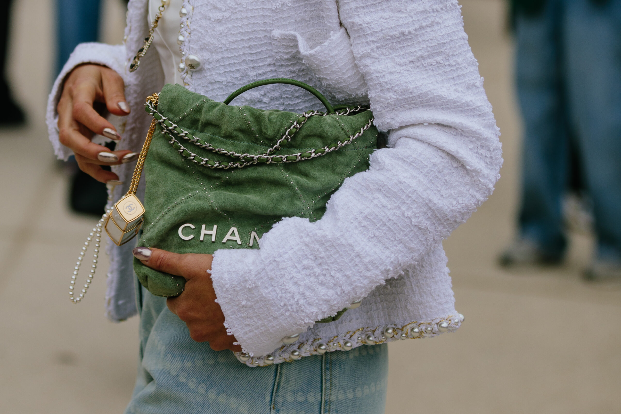 Εβδομάδα Μόδας Παρισιού: Τα πιο εντυπωσιακά street style moments όπως τα κατέγραψε η Vogue Greece-14