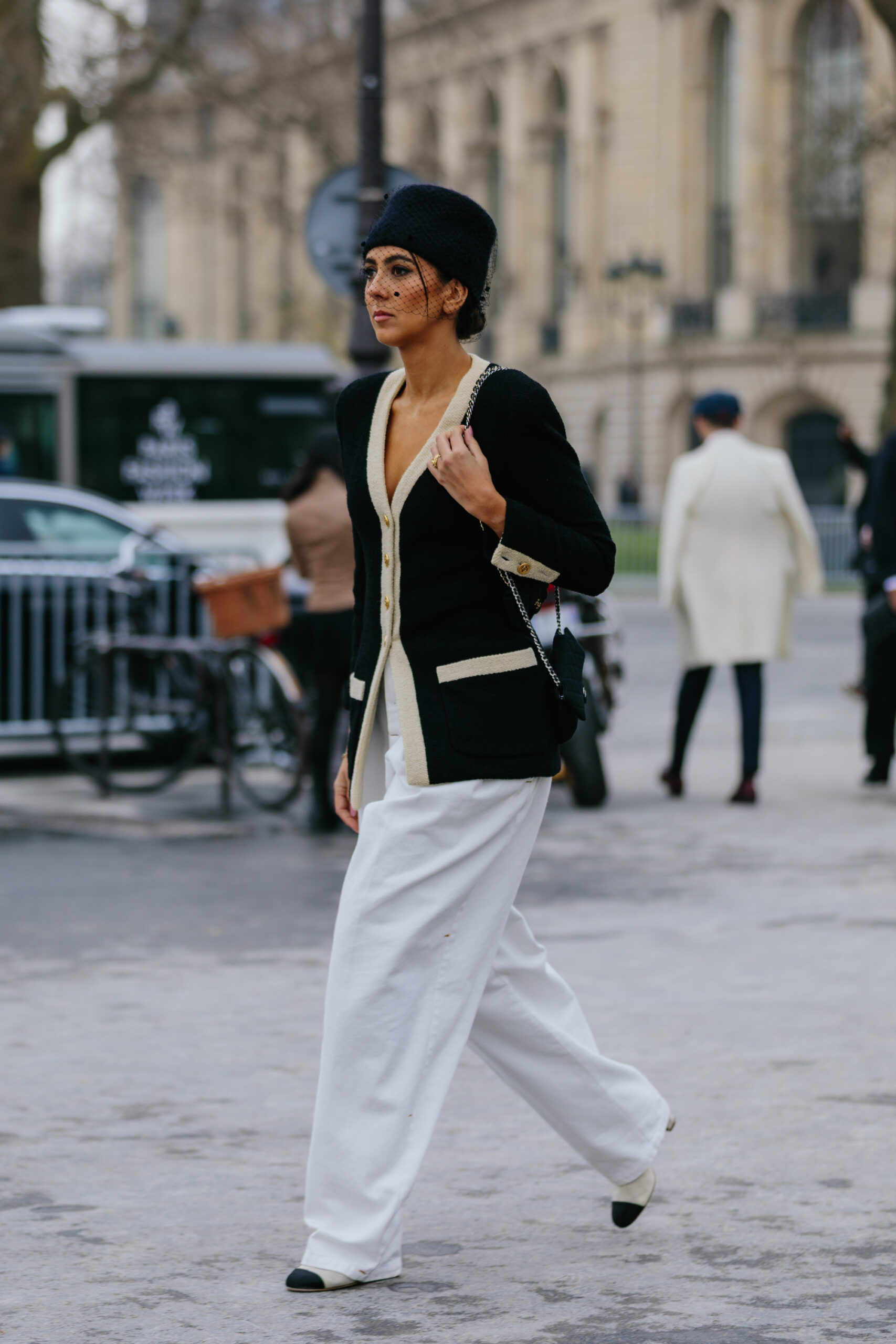 Εβδομάδα Μόδας Παρισιού: Τα πιο εντυπωσιακά street style moments όπως τα κατέγραψε η Vogue Greece-18