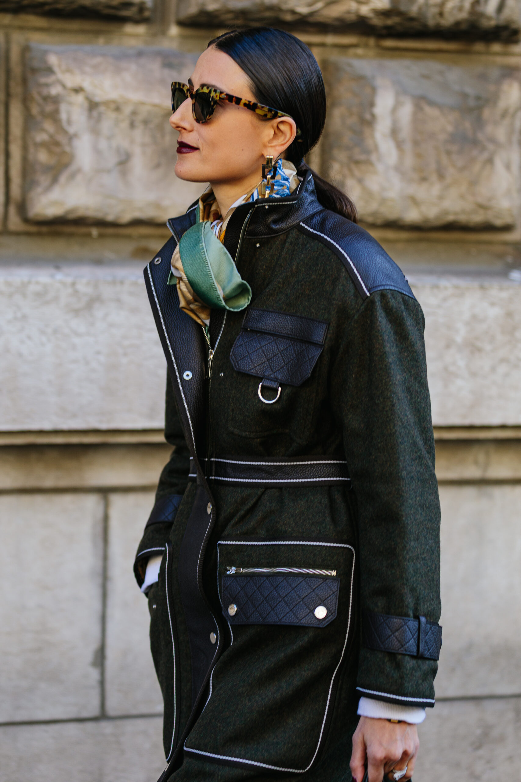 Εβδομάδα Μόδας Παρισιού: Τα πιο εντυπωσιακά street style moments όπως τα κατέγραψε η Vogue Greece-51