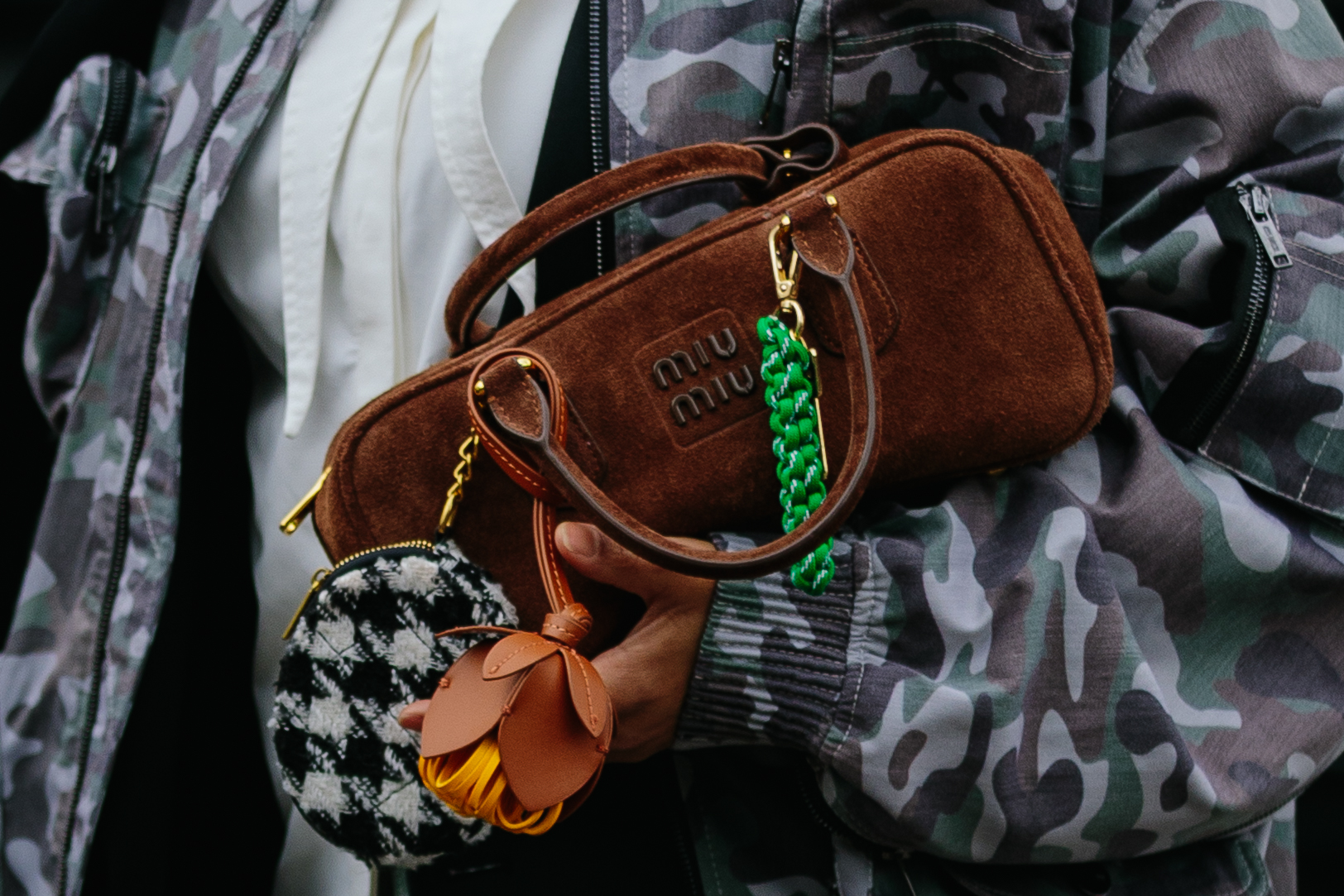 Εβδομάδα Μόδας Παρισιού: Τα πιο εντυπωσιακά street style moments όπως τα κατέγραψε η Vogue Greece-5