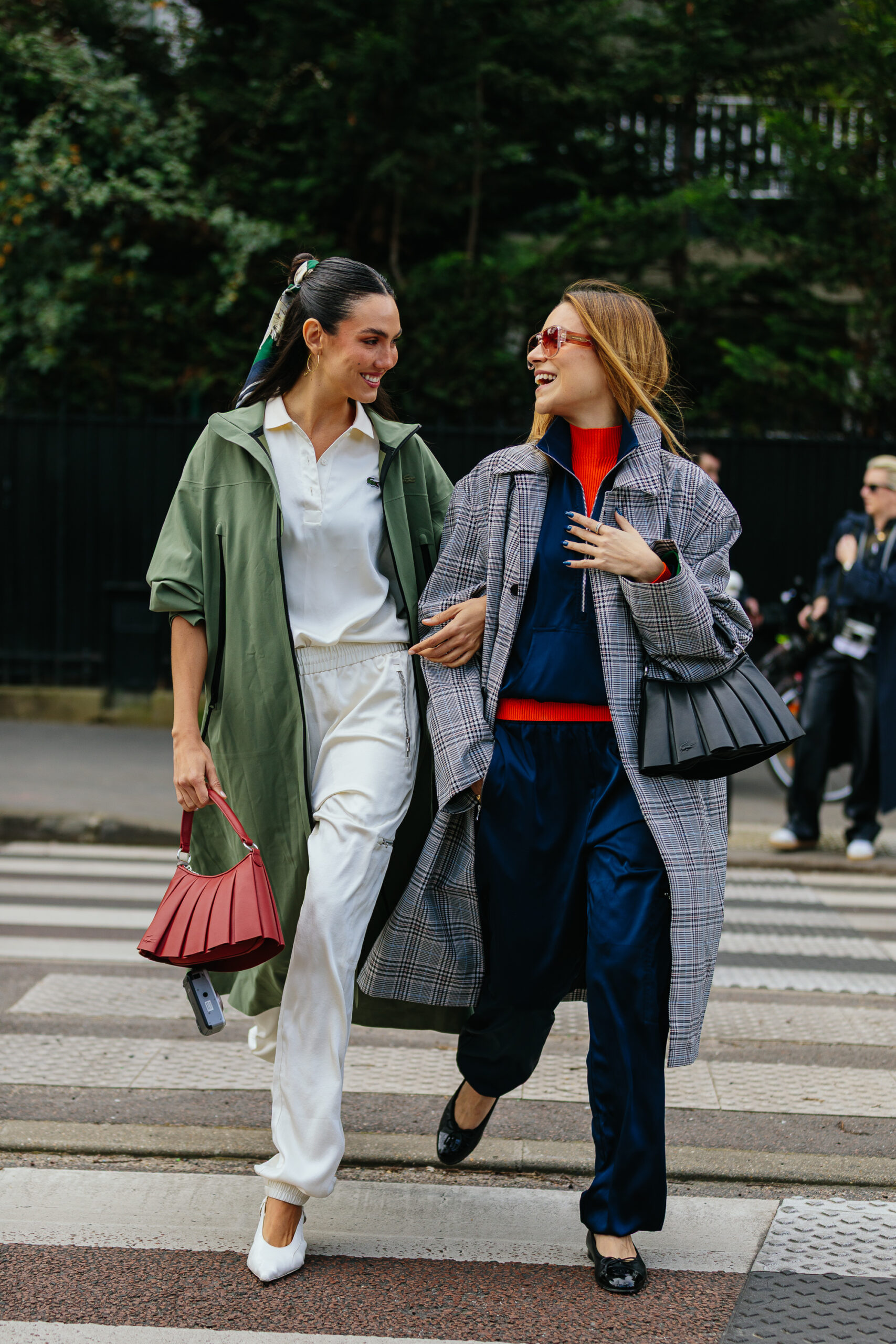 Εβδομάδα Μόδας Παρισιού: Τα πιο εντυπωσιακά street style moments όπως τα κατέγραψε η Vogue Greece-71