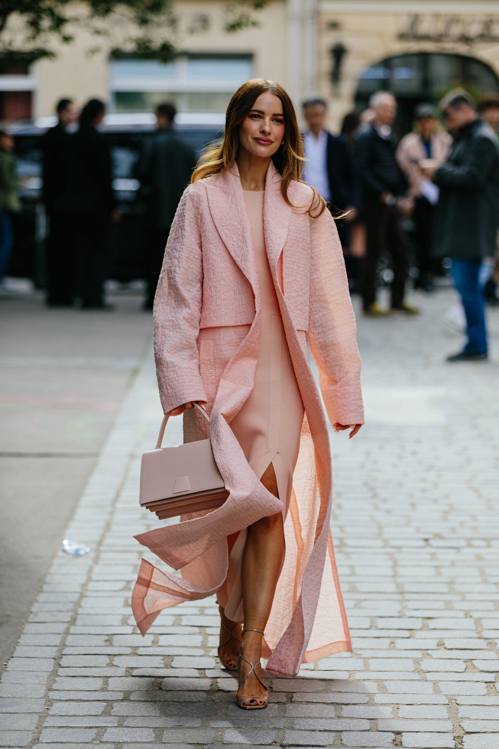 Εβδομάδα Μόδας Παρισιού: Τα πιο εντυπωσιακά street style moments όπως τα κατέγραψε η Vogue Greece-85