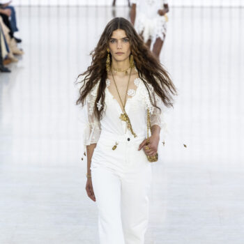 lace-blouses-και-λευκό-παντελόνι-ο-hot-συνδυασμός-τ-351656
