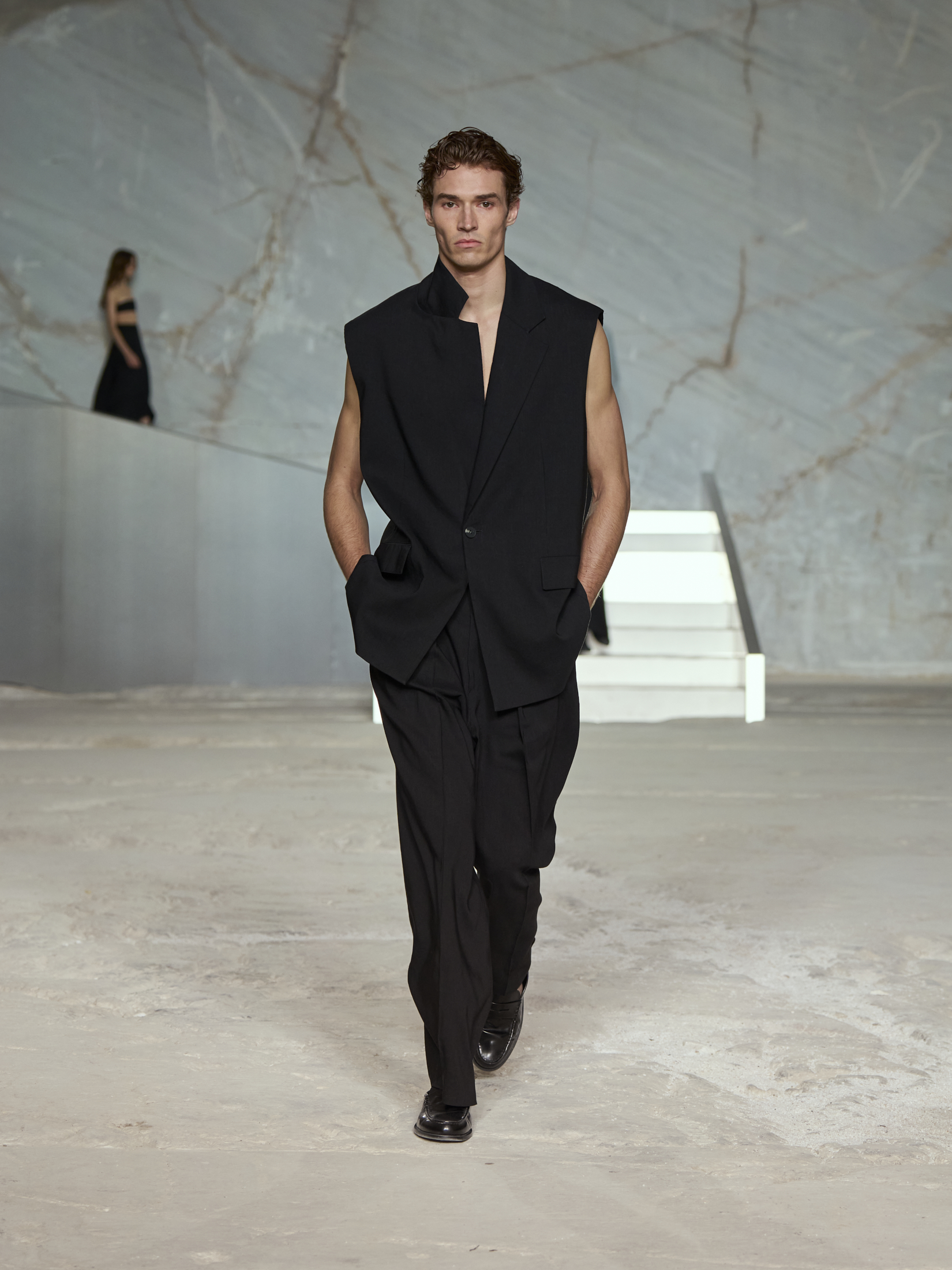 3 τάσεις και όλα τα highlights από το COS runway show στην Αθήνα-5