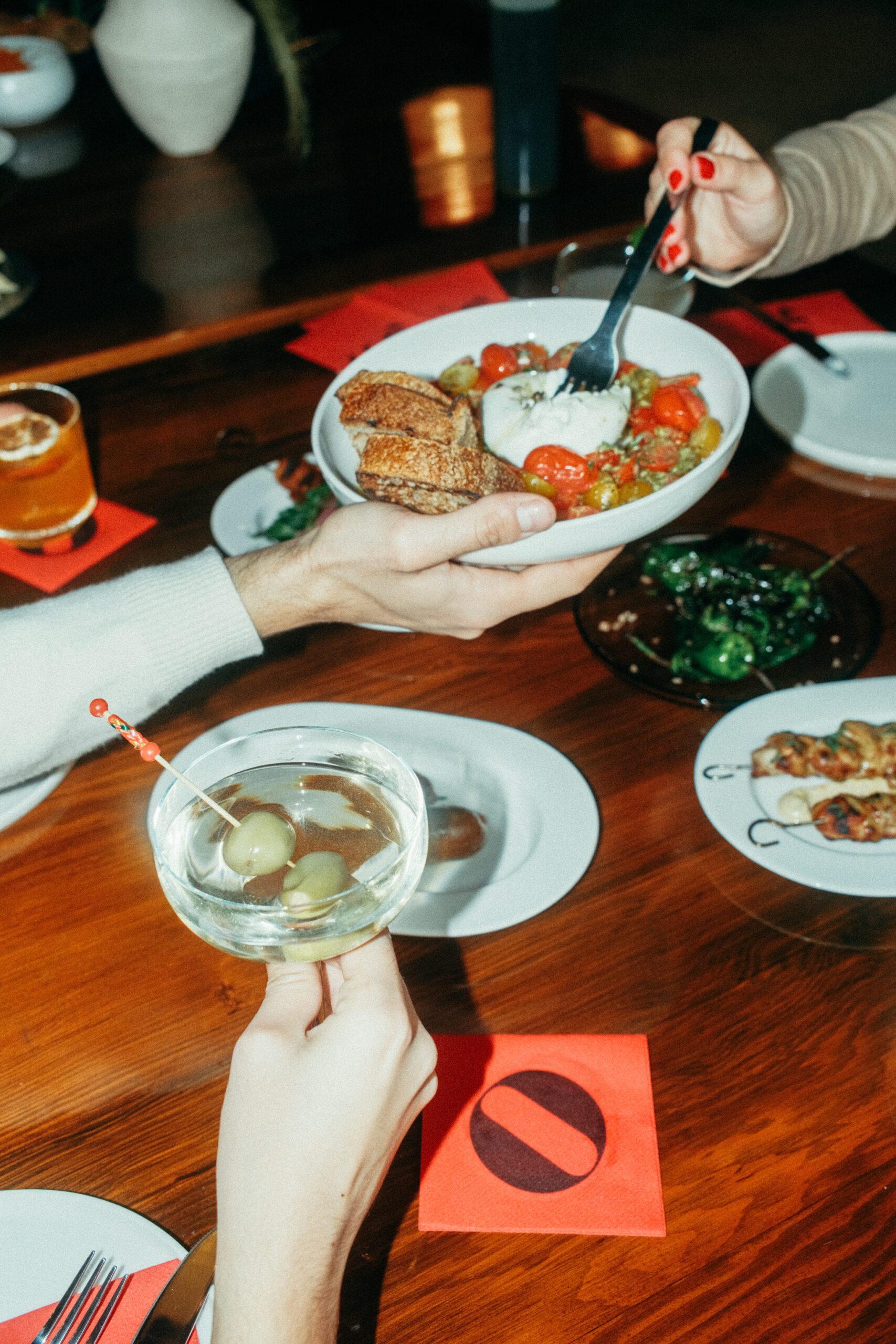 Okupa: Η Αθήνα έχει νέο must-visit σημείο συνάντησης-2