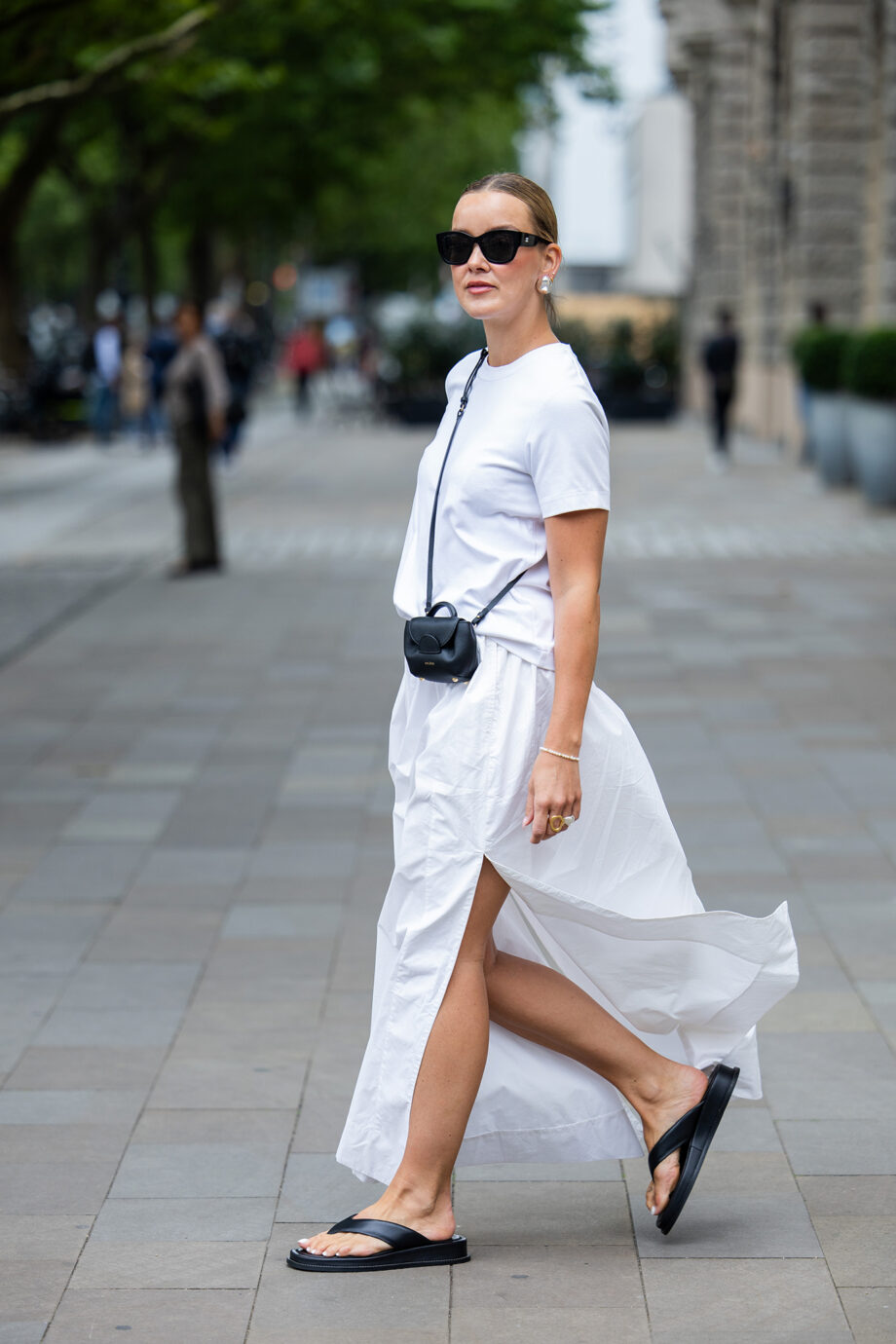 flip-flops-επιστρέφουν-και-είναι-ultra-chic-για-το-καλο-357405