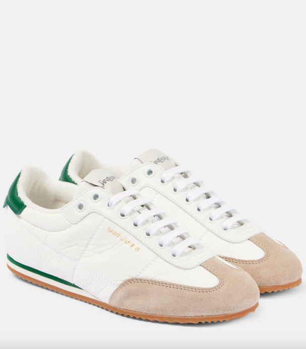 Ρετρό στιλ: 6 suede sneakers που είναι ήδη must-have-4