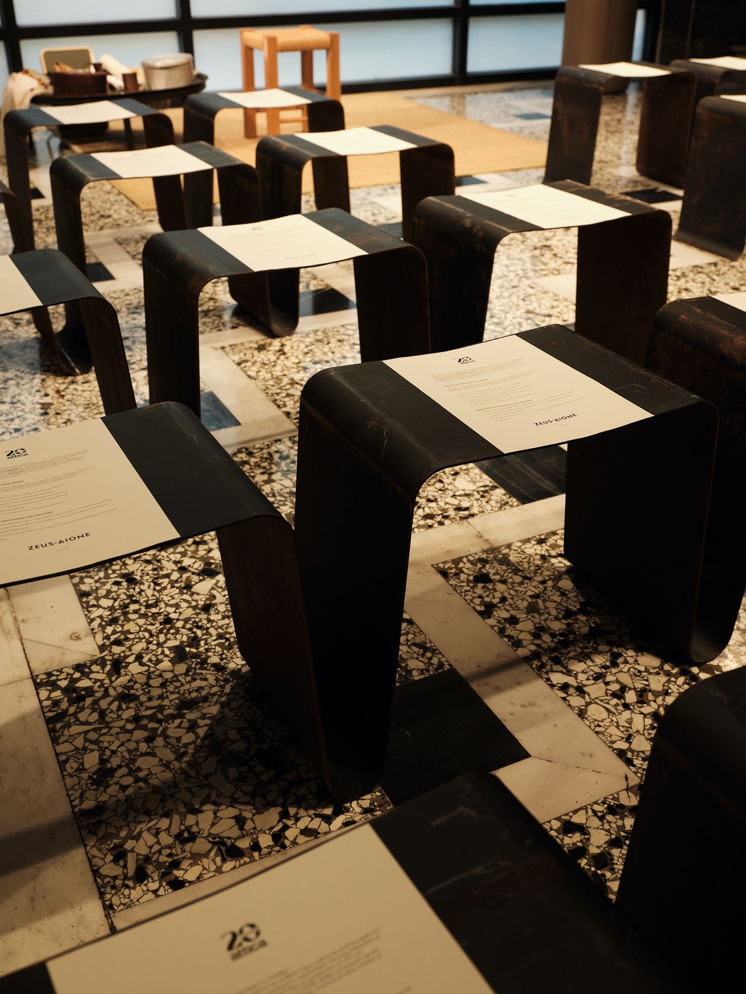 20 χρόνια Attica: Η Zeus+Δione γιορτάζει με ένα συλλεκτικό μεταξωτό μαντίλι-1