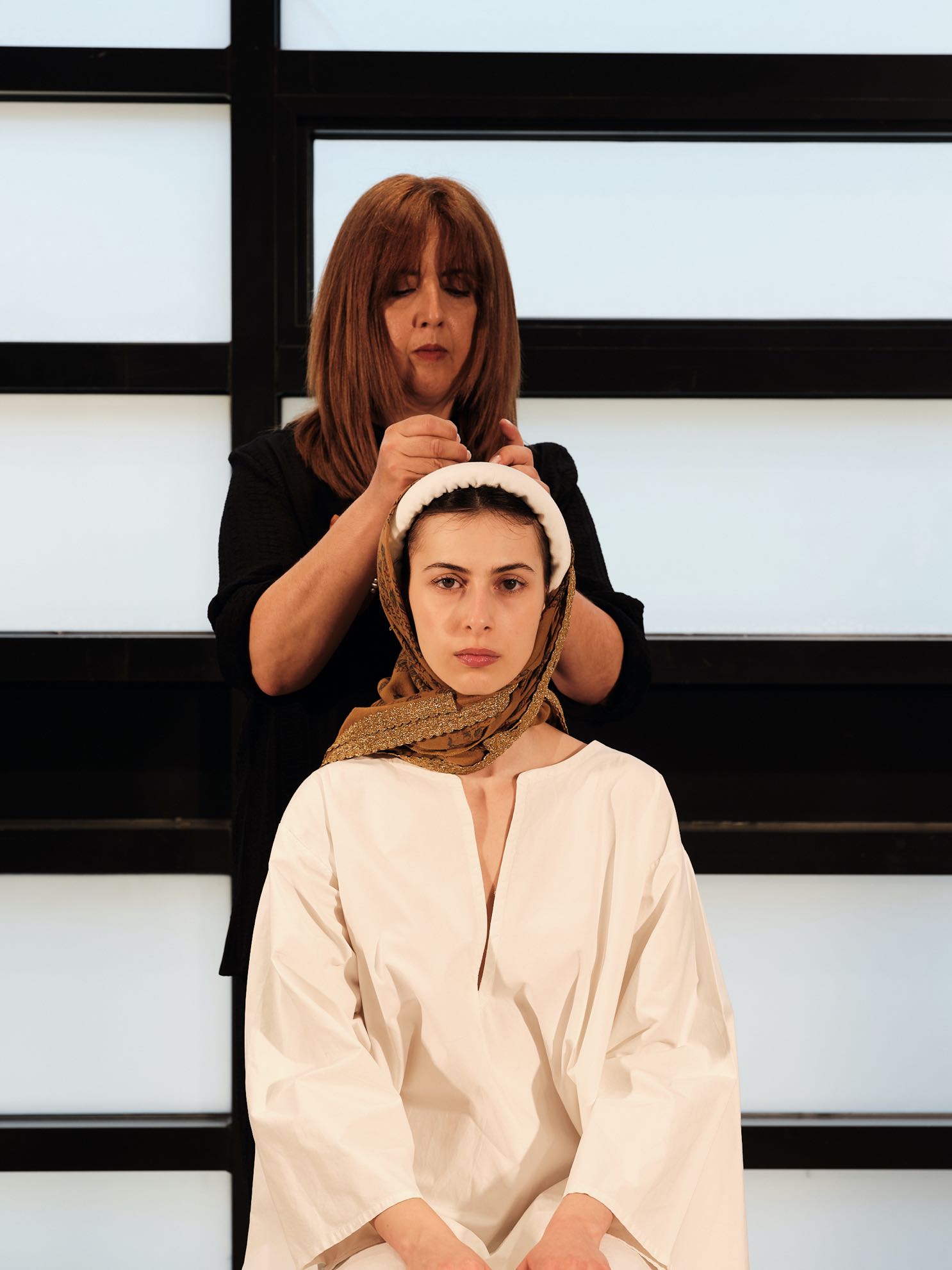 20 χρόνια Attica: Η Zeus+Δione γιορτάζει με ένα συλλεκτικό μεταξωτό μαντίλι-3