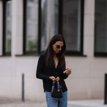 jeans-και-birkenstock-είναι-τάση-ακόμη-ένα-καλοκαίρι-360136