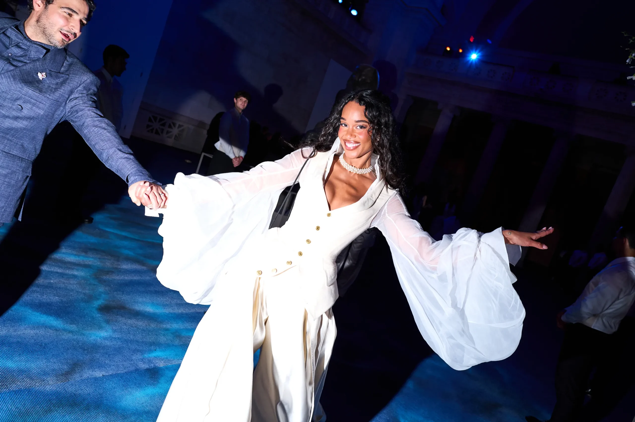 Μια exclusive ματιά στο Met Gala 2025-33