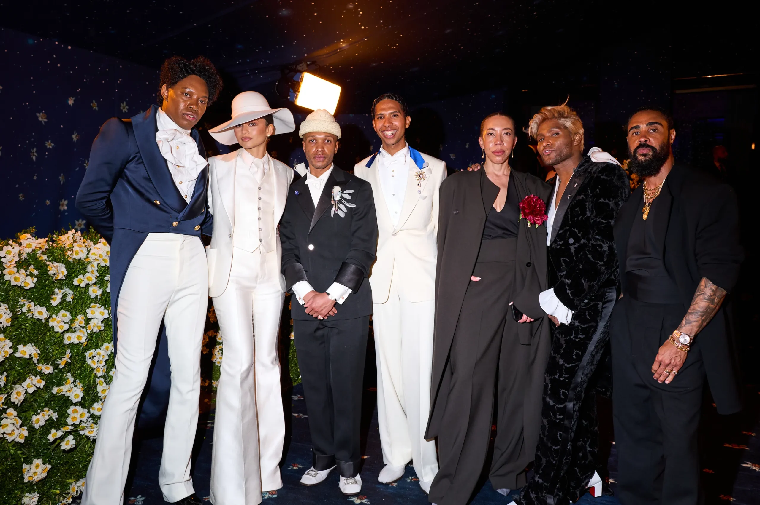 Μια exclusive ματιά στο Met Gala 2025-23