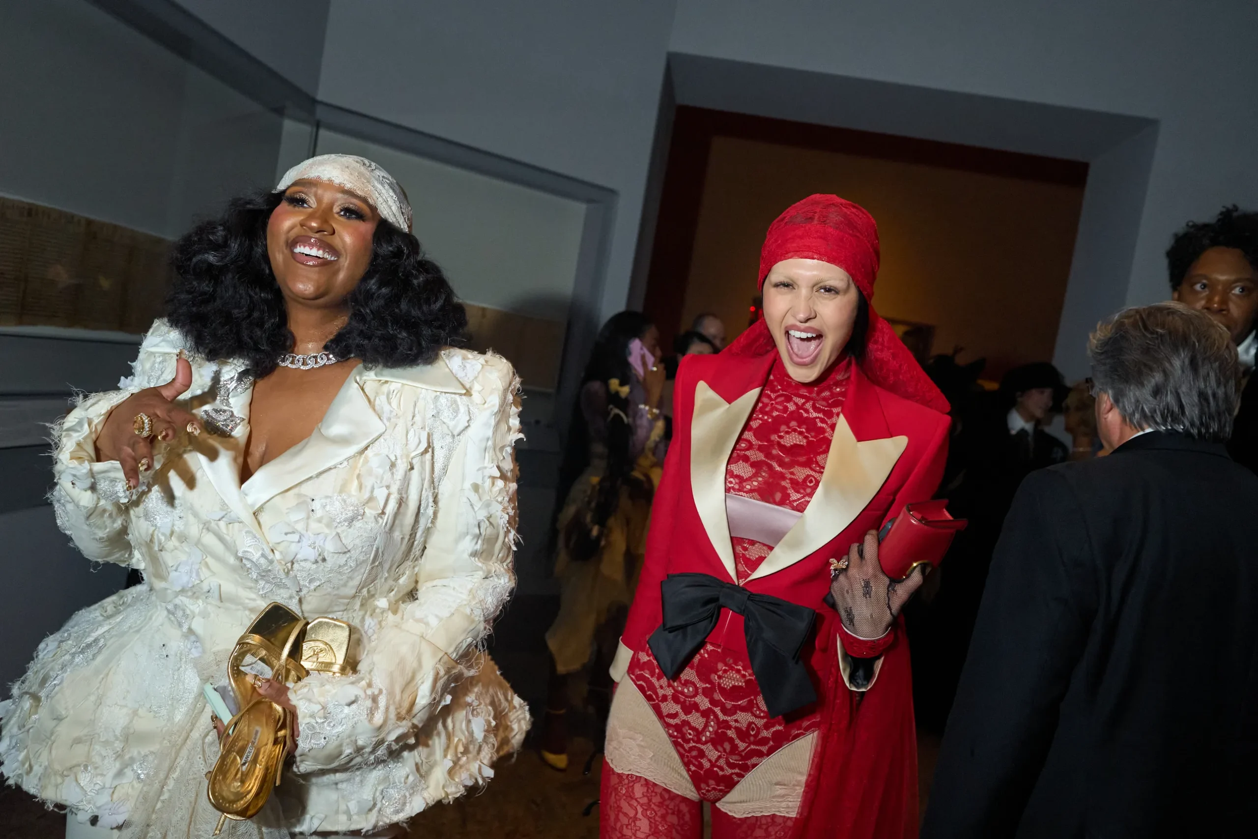 Μια exclusive ματιά στο Met Gala 2025-18