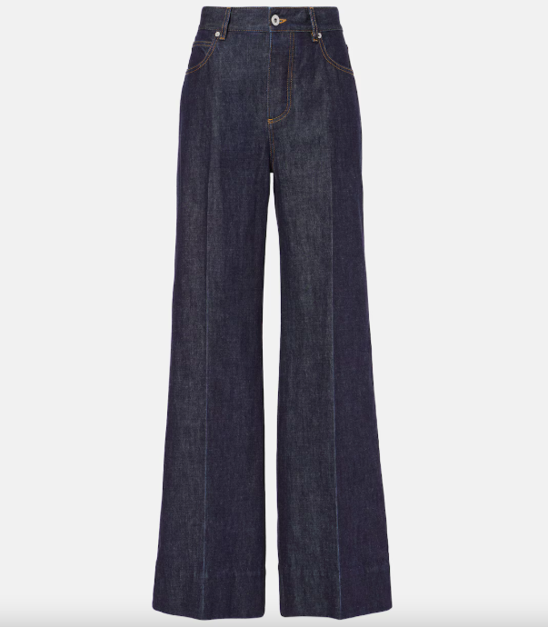 Jeans και Birkenstock: Είναι τάση ακόμη ένα καλοκαίρι-6