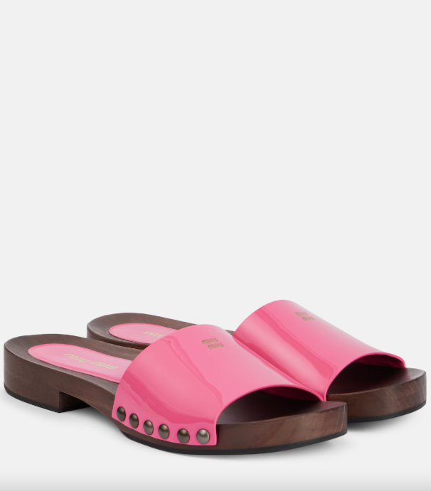 Τα 6 καλοκαιρινά flat shoes που ξεχωρίζει η Vogue-2
