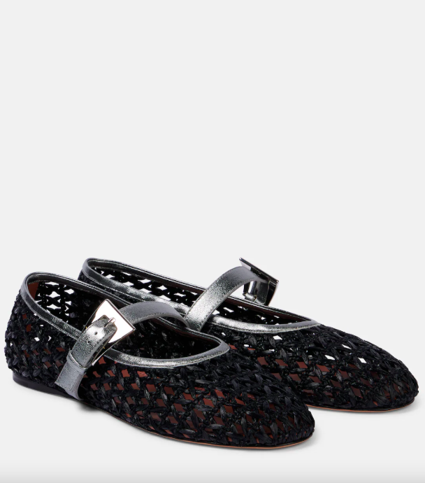 Τα 6 καλοκαιρινά flat shoes που ξεχωρίζει η Vogue-6
