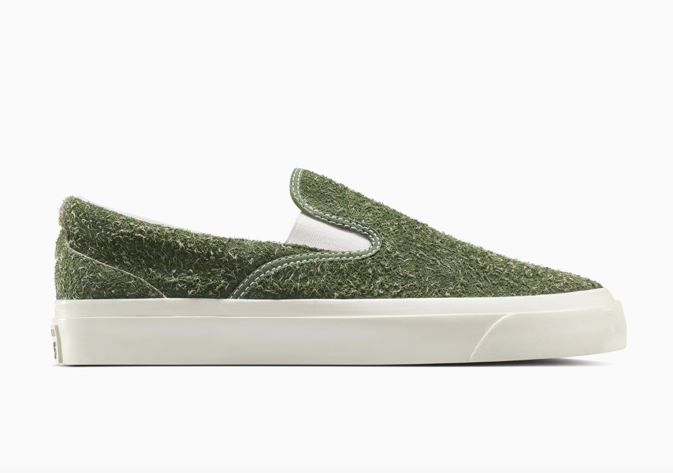 Τα slip-on sneakers είναι το καλοκαιρινό trend του 2025-2